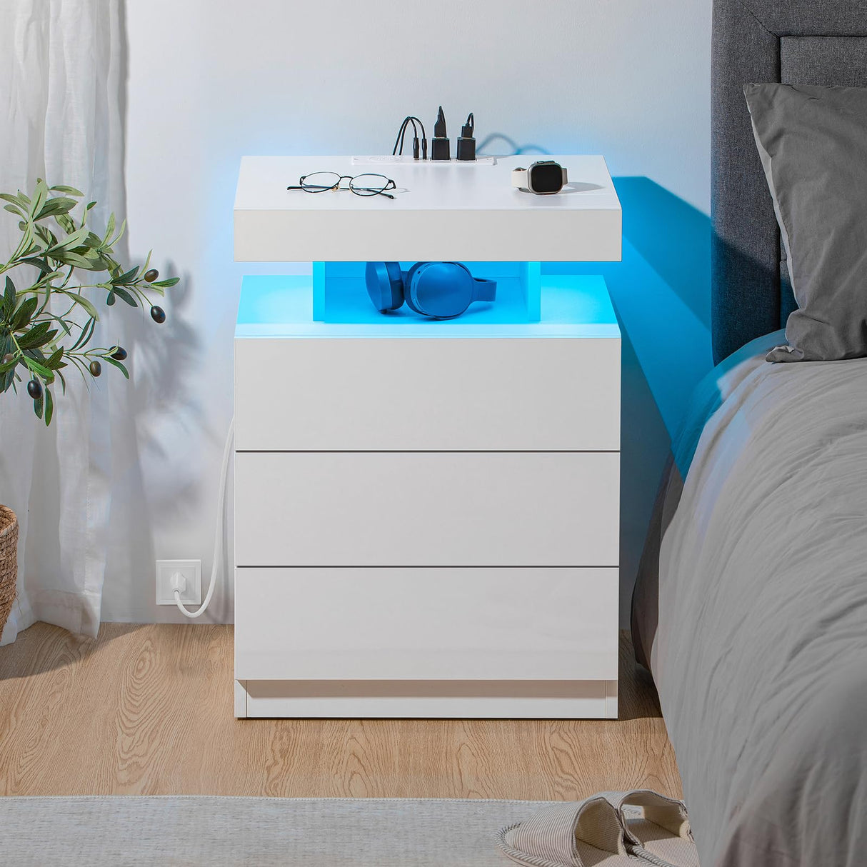 HOMMPA LED Nightstand with Wireless Charging Station & USB Ports, 3 Drawer Night Stand with LED Light RGB Adjustable Brightness, Smart Nightstand High Gloss Bedside Table for Bedroom White HOMMPA