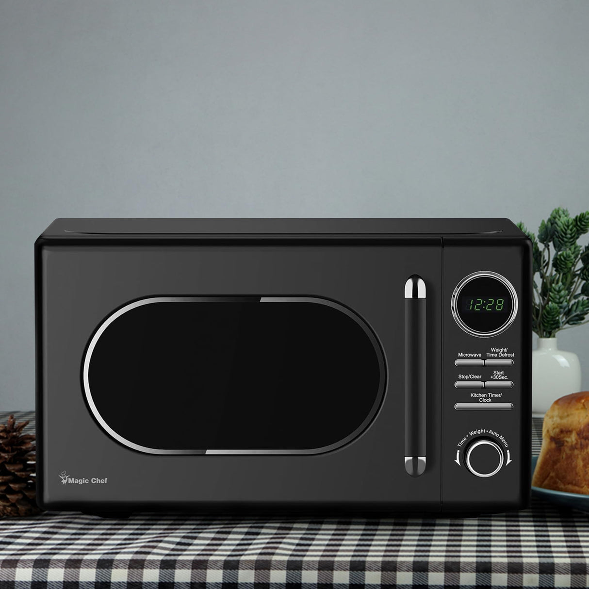 Magic Chef Countertop Microwave, Classic Retro Touch Appliance, 0.7 Cubic Feet, Black Magic Chef