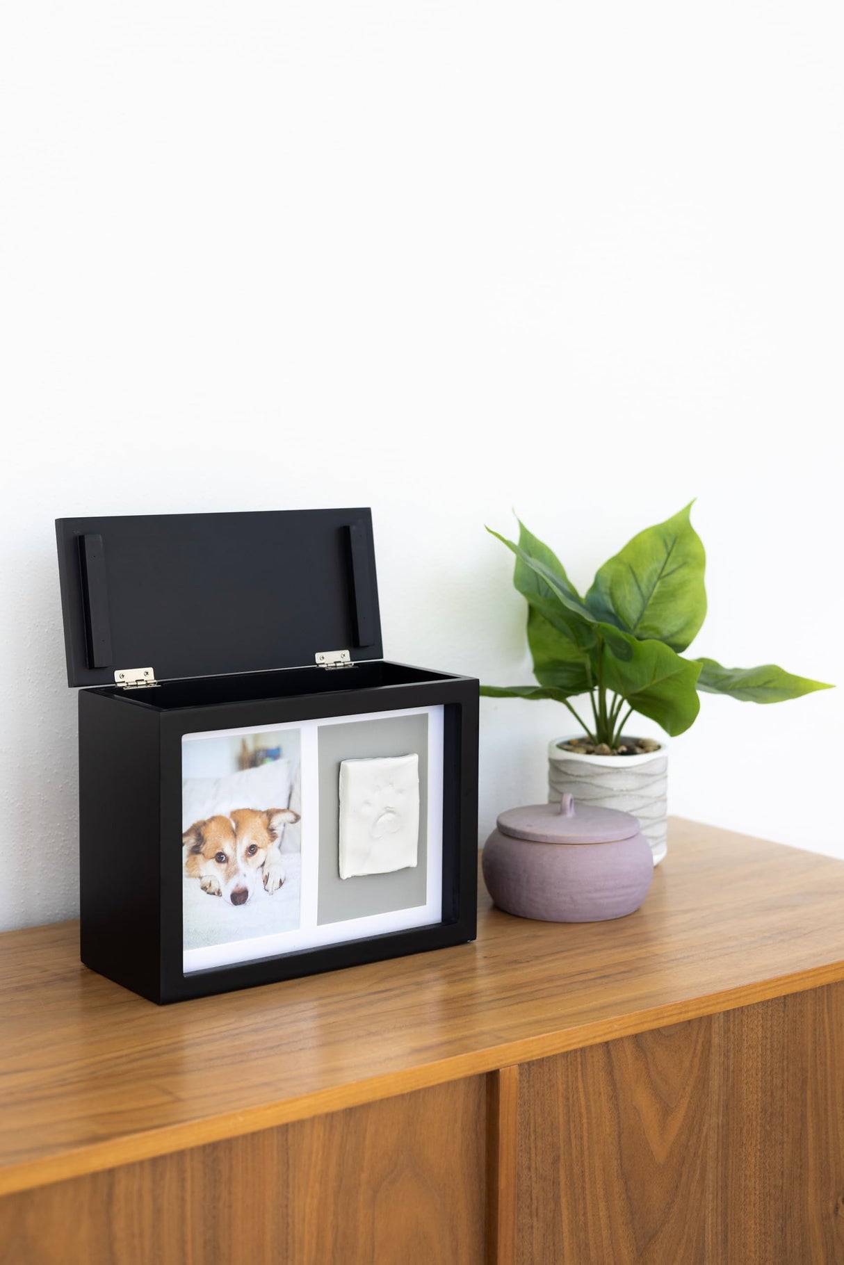 Pearhead Pet Memory Box & Urn – Solid Wood, Black Finish, Personalized Keepsake with Clay Paw-Print Kit & 4" × 6" Photo Frame – Holds Ashes, Collars, Special Toys & Memories Pearhead
