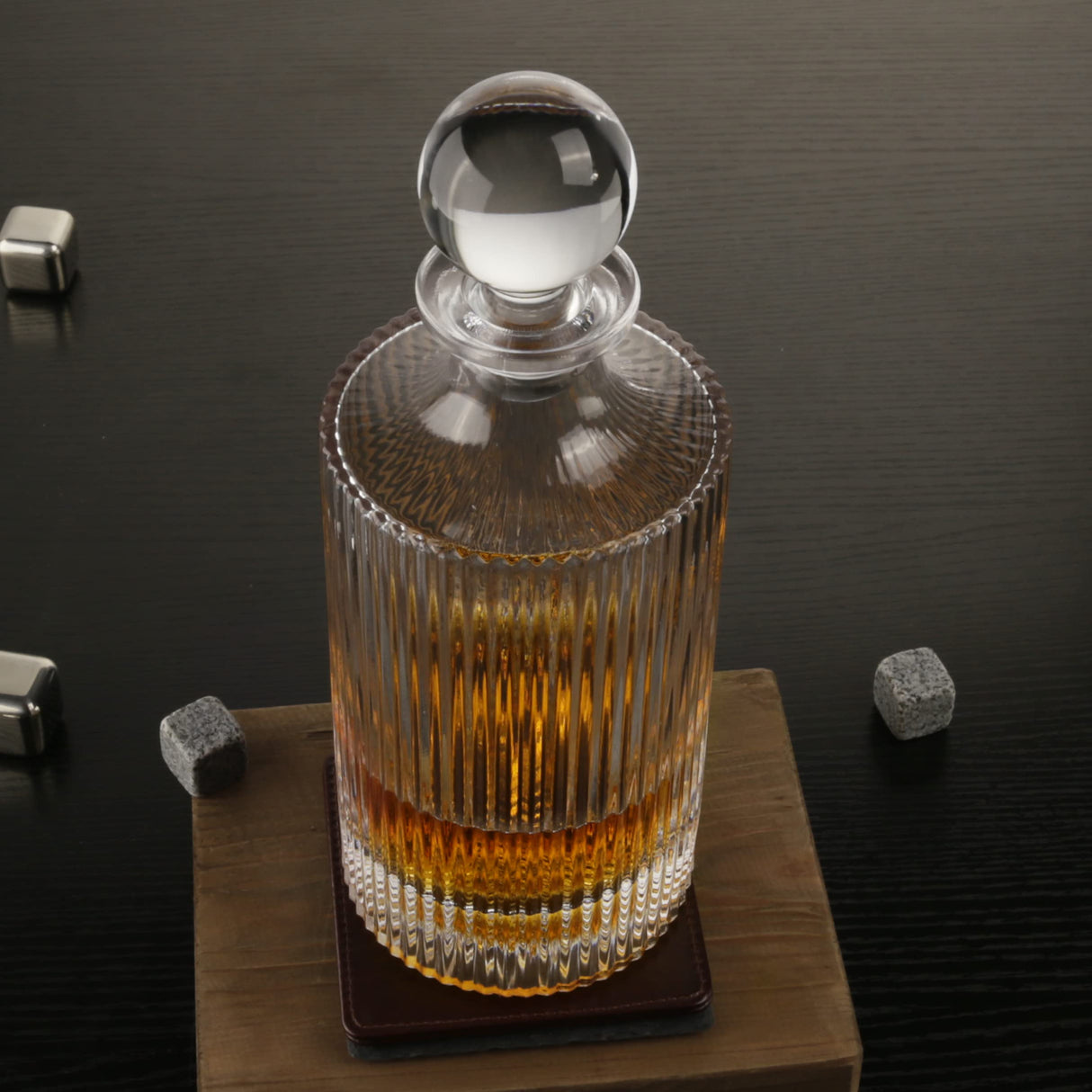 Whiskey Decanter and Glass Stopper 27 oz Square Decanter for Whiskey, Bourbon, Brandy, Liquor, and Rum QUEEN&STONE LEAD FREE