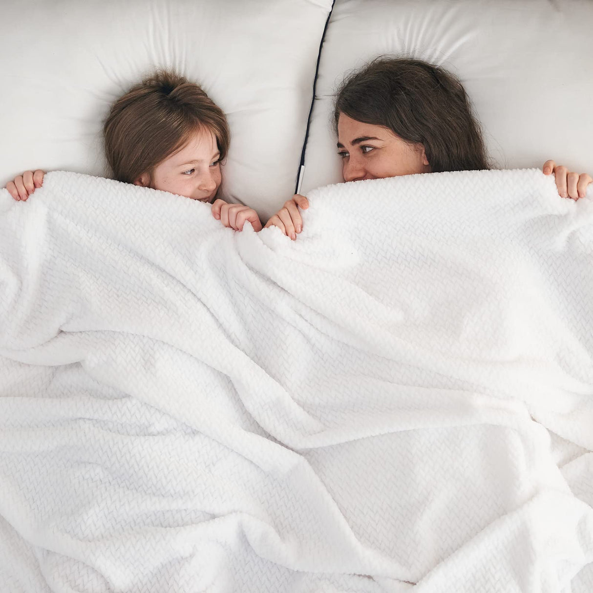 NEWCOSPLAY Super Soft Throw Blanket White Premium Silky Flannel Fleece Leaves Pattern Lightweight Bed Blanket All Season Use (White, Throw(40"x50")) NEWCOSPLAY