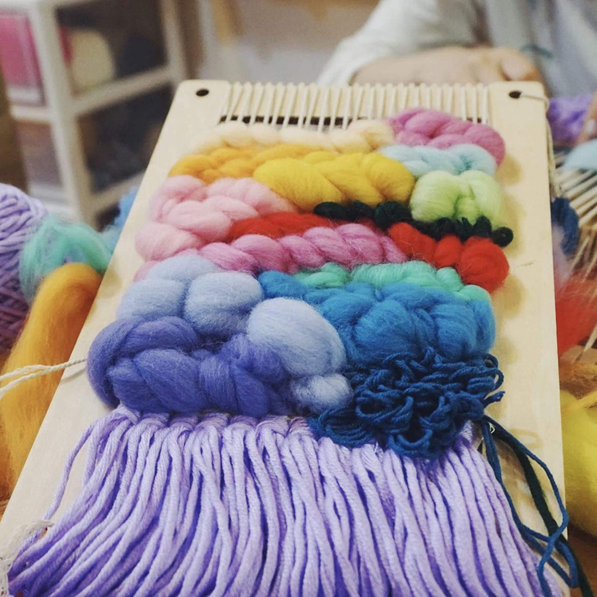 Hand U Journey Rectangle Weaving Loom Kit 7.9''x11.8'' and 5.3''x7.8'', 2 Set with Weaving Tools and 16 Pages Instruction Book-Size M Wool Queen