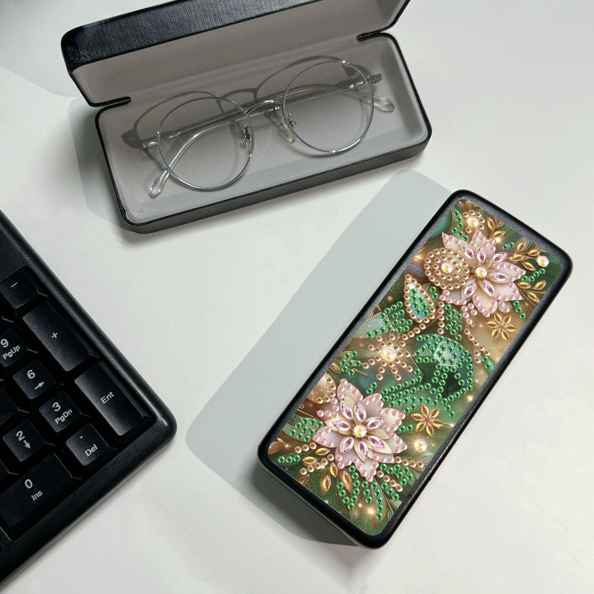 DoxQcs DIY Diamond Art Painting Glasses Storage Box, 5D Gem Art Paint by Diamonds Dots Eyeglass Case Organizer, for Women Man-Pink Flower DoxQcs