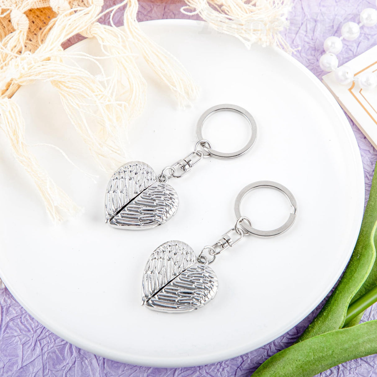 Framendino, 5 Pack Sublimation Angel Wing Keychains Blanks Heat Transfer Love Heart Pendants Charms Locket Photo Frame Key Chains Custom Personalized Picture Keychain Silver Framendino
