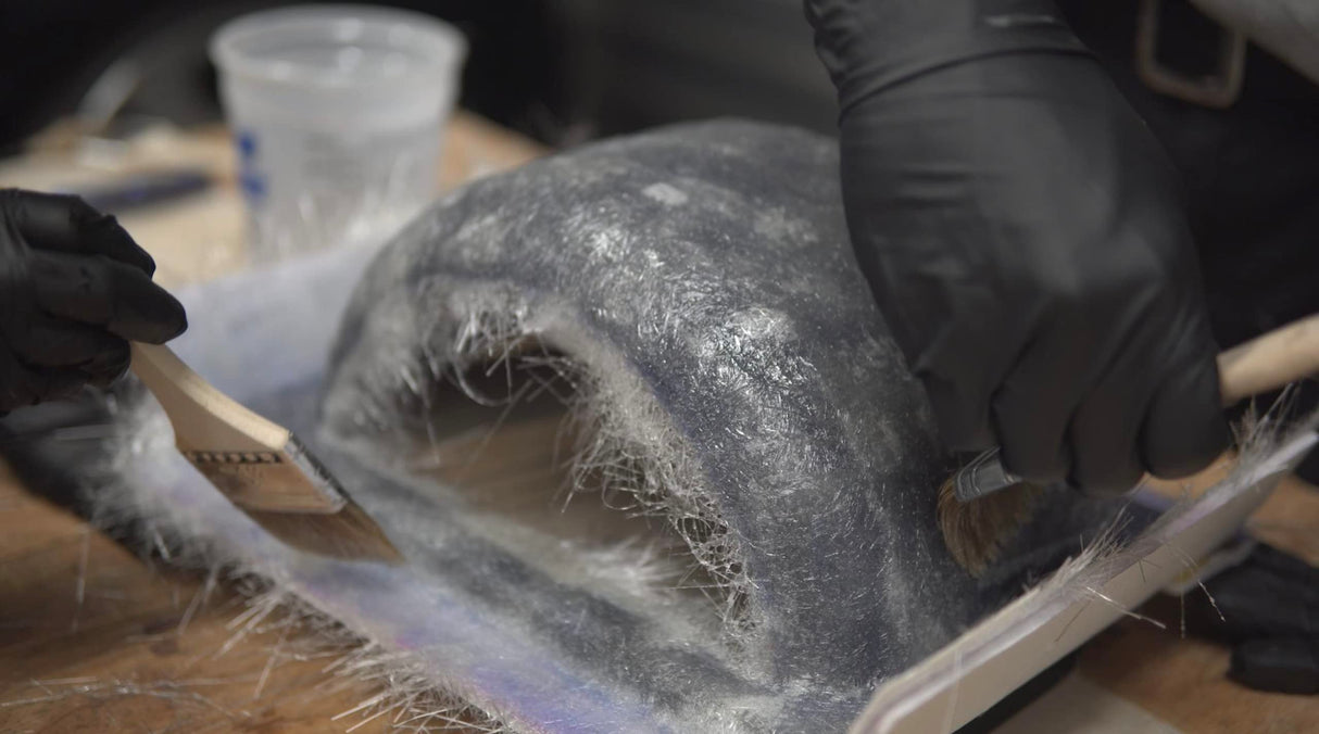 Polymer World- Polyester Resin 1 Gallon Kit with MEKP for Boats, Cars, Surfboard, RV, Pools,Canoes, Jetskis, Watercrafts (PR1G, 1) Polymer World