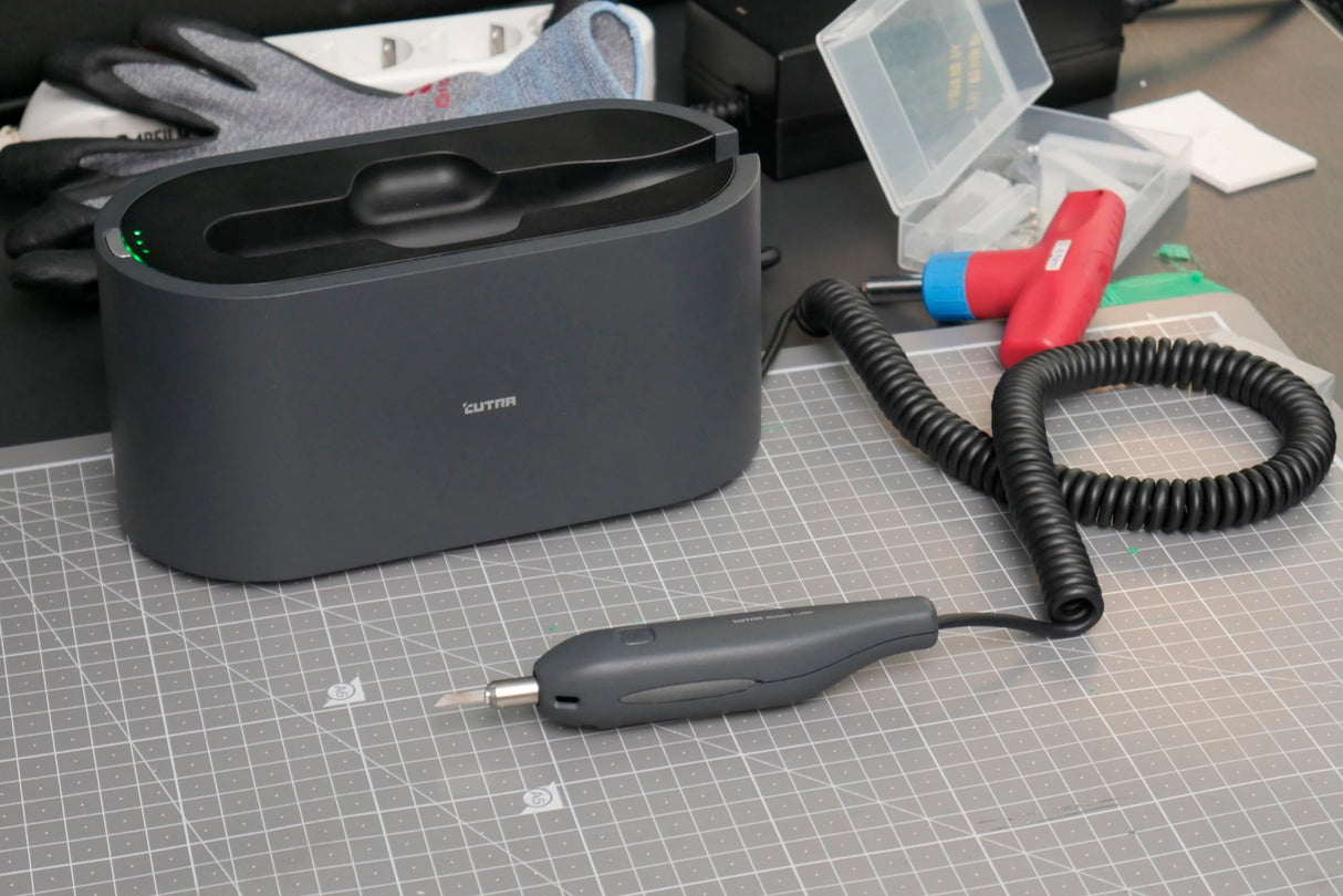 Second generation of ultrasonic cutter CtrlAX CtrlAX