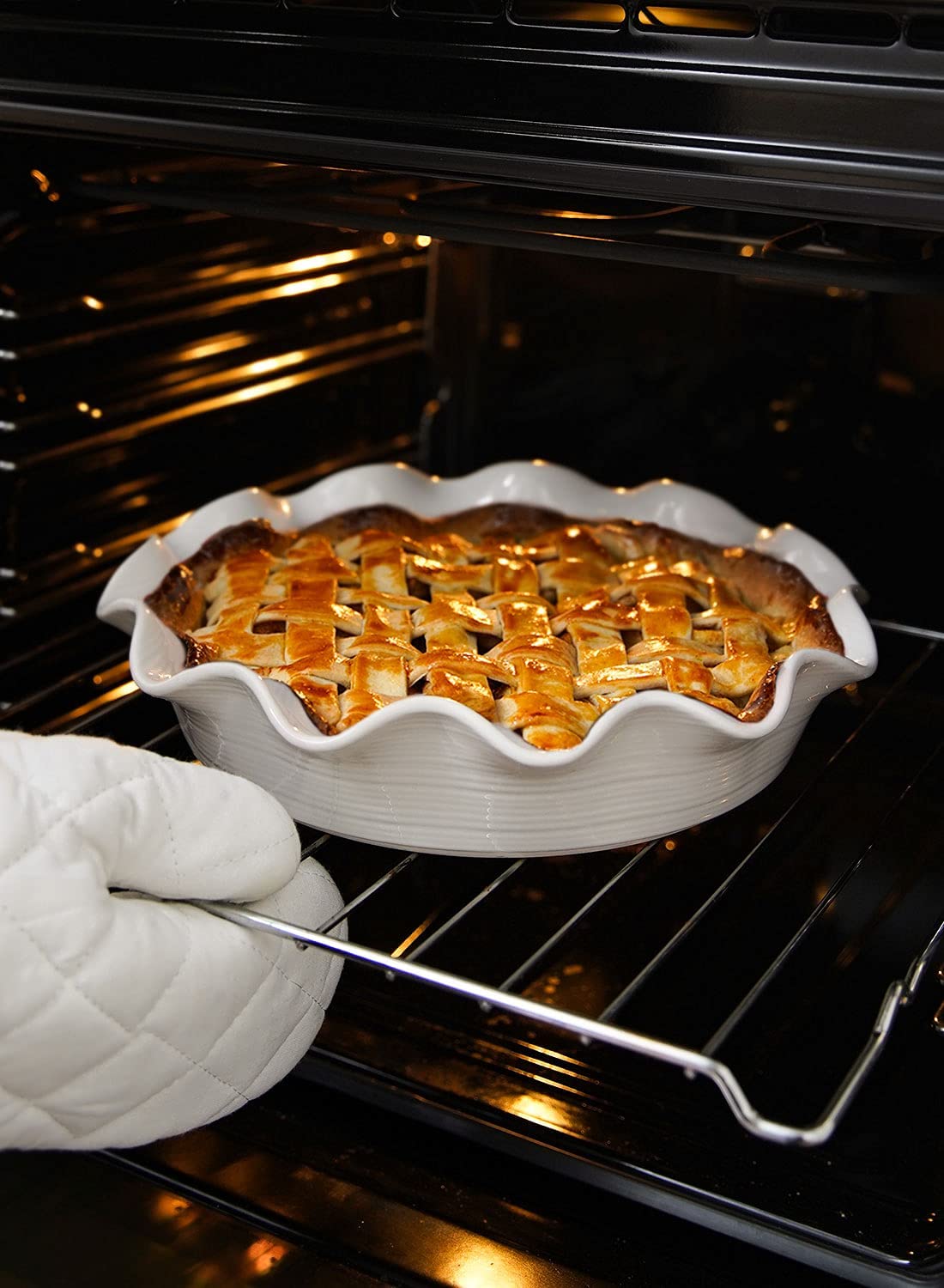 LE TAUCI Ceramic Pie Pans for Baking, 11 Inches Deep Dish Pie Plate for Apple Pie, Pot Pie, 48 Ounce Baking Dish with Ruffled Edge, Set of 2, White LE TAUCI