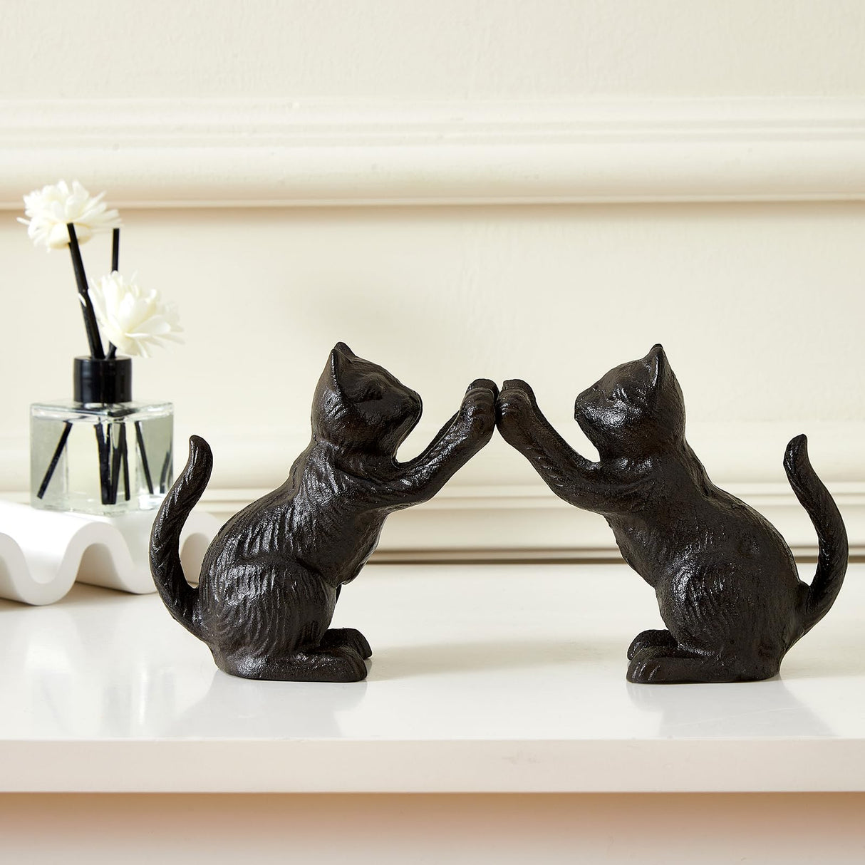 Denique Cat Decorative Bookends, Cute Book Ends to Hold Books, Bookends for Shelves, Unique Cast Iron Book Stopper for Heavy Books, Cat Office Decor, 1 Pair/2 PCS Denique