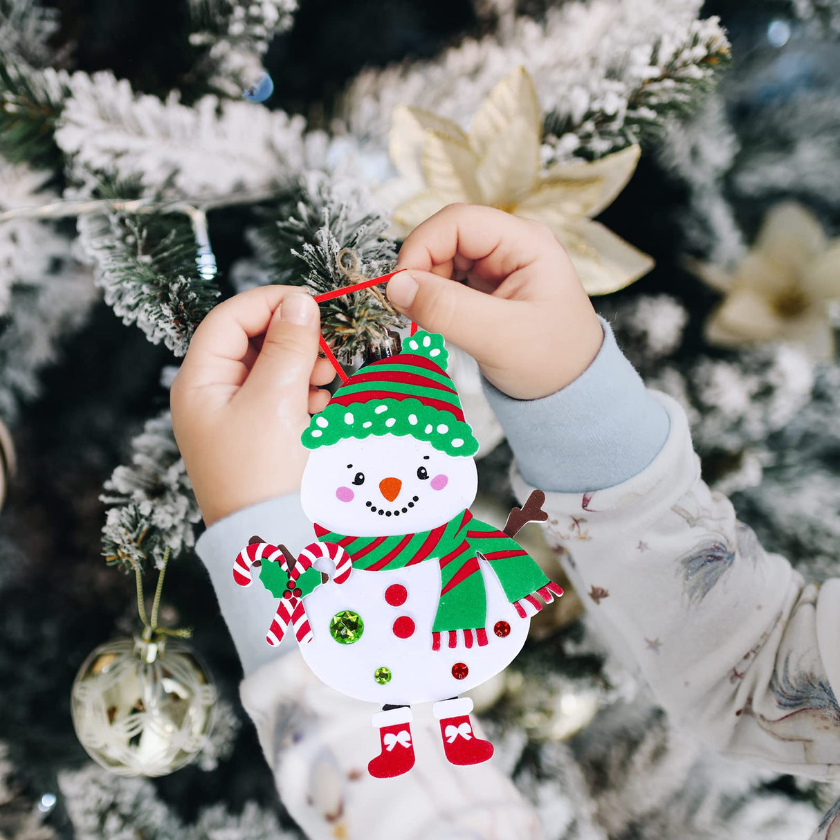 Winlyn 24 Sets Christmas Craft Kits Winter Crafts DIY Christmas Snowman Ornaments Decorations Art Sets Snowman Christmas Foam Stickers Arts and Crafts for Kids Holiday Art Project Classroom Activities Winlyn