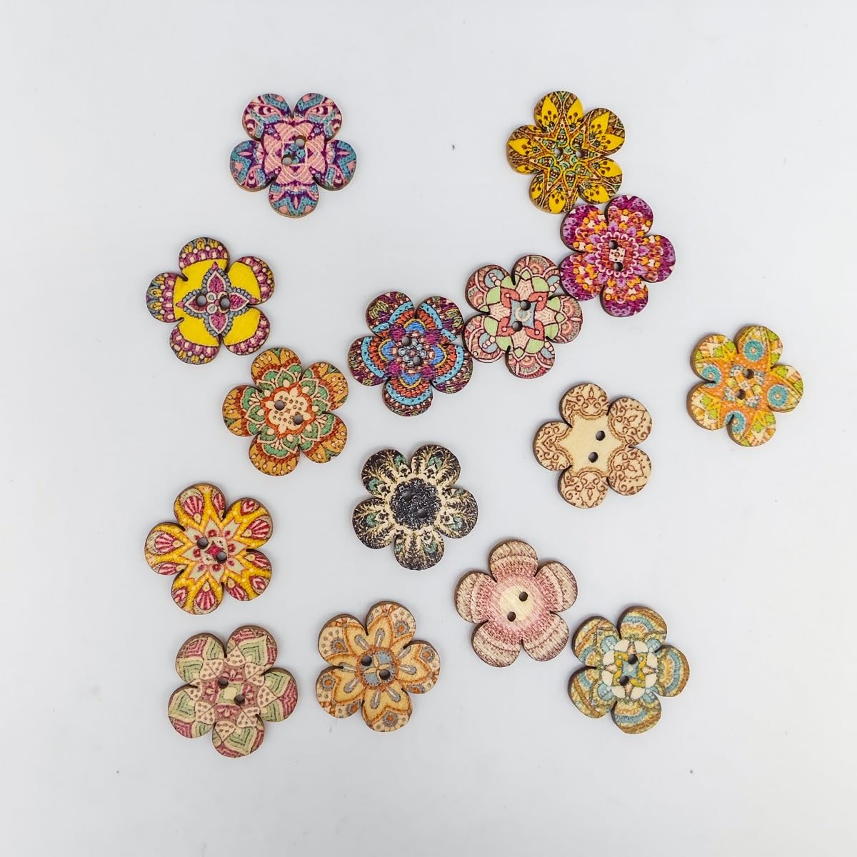4 Pieces Retro Painted Small Flowers Needle Minder,Magnetic Pin Holder for Cross Stitch, Needlework and Embroidery Accessories,Magnetic Needle Nanny WoodArtSupply