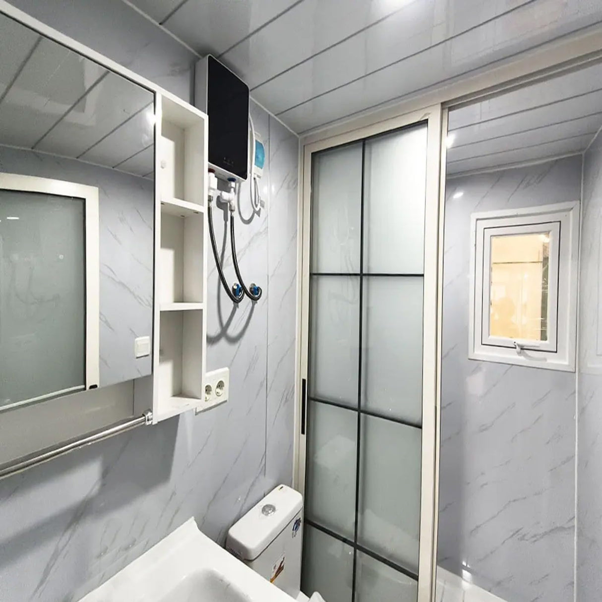 Modern Prefab Tiny Home Portable Container House Prefab Kit 20ft 30ft 40ft Optional 2/3/4 Bedroom Foldable Modular Home for Adult Living Generic