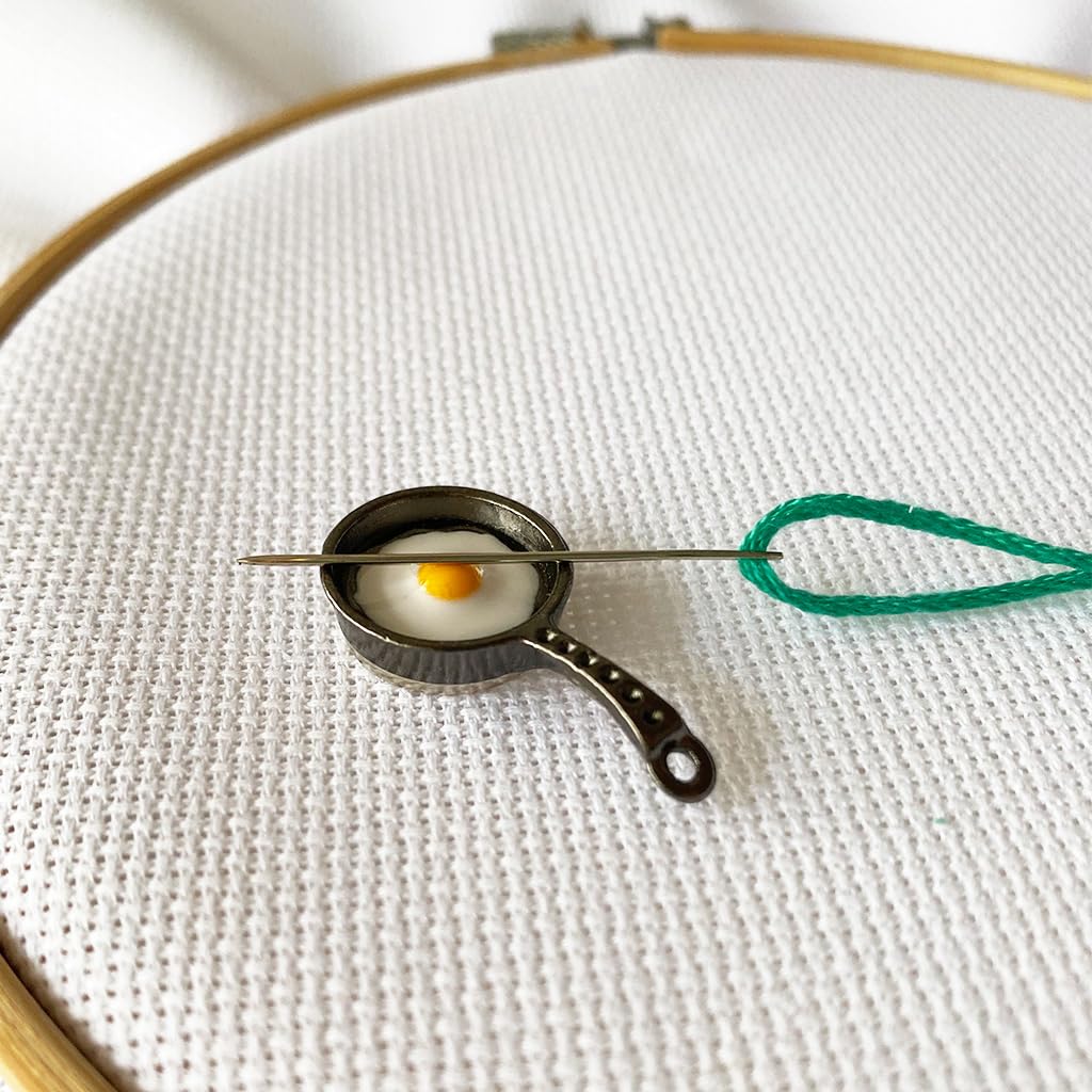 DPXWCCH Pack of 2 Frying Pan Needle Minders, Magnetic Needle Holder for Cross Stitch Embroidery Sewing Needlework Accessories DPXWCCH
