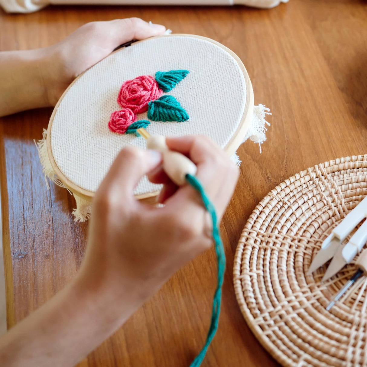 Punch Needle kit for Beginners, Adjustable Punch Needle Embroidery Kit for Adults Punch Needle Tool Embroidery Needle Wooden Handle Embroidery Pen Kits Tophoniex