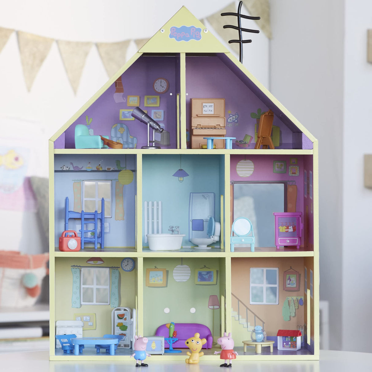 Peppa Pig Wooden Deluxe Playhouse, 8 Rooms, Includes 2 Fun Figures and 29 Accessories, Made of Responsibly Sourced Wood, for Ages 3 and Up (Amazon Exclusive) Peppa Pig