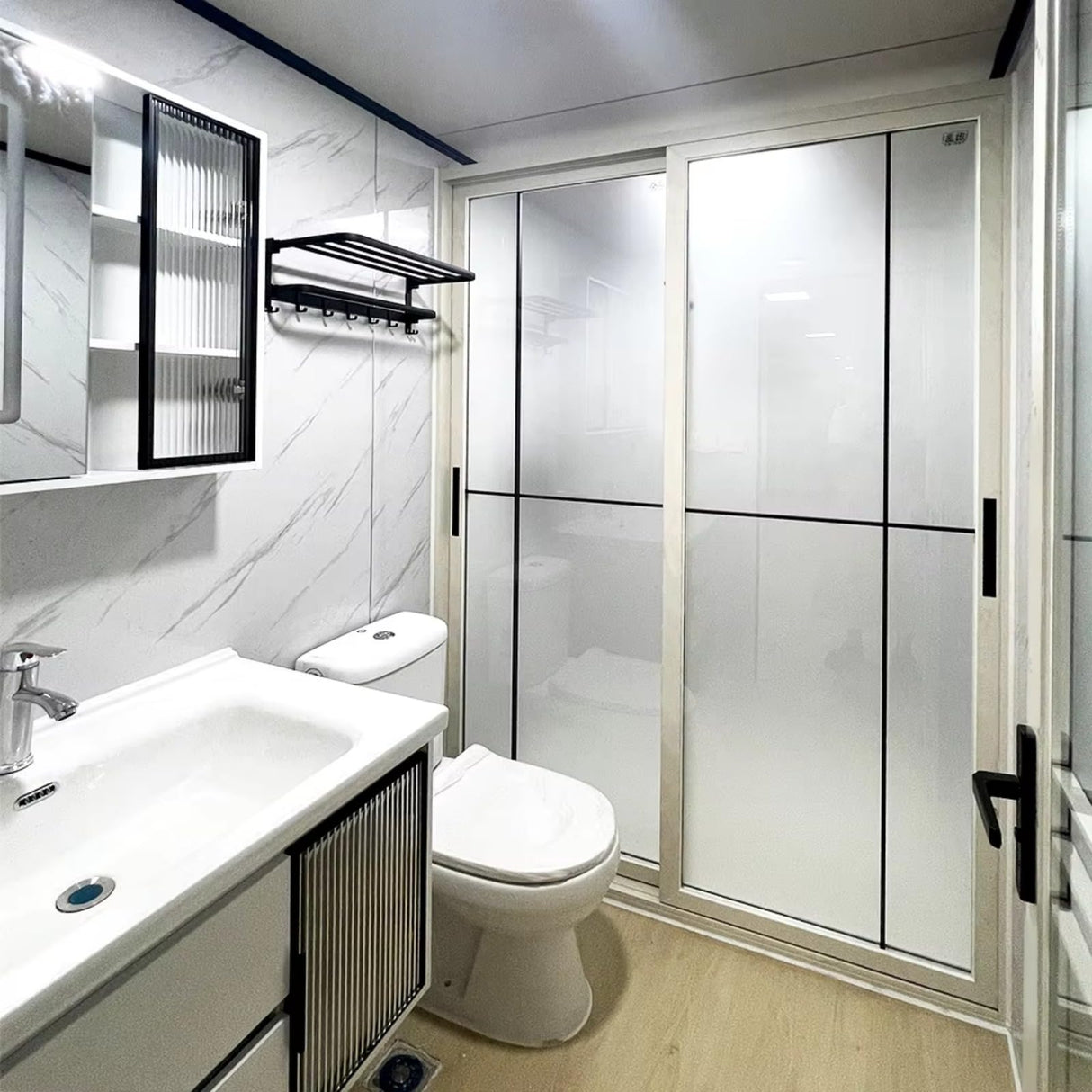 Container House Prefab Tiny Home for Sale with 2 Bedrooms, Bathroom and Kitchen, Modular Foldable Tiny House to Live in for Adults, Mobile Home, Expandable Prefabricated Homes for Living Generic