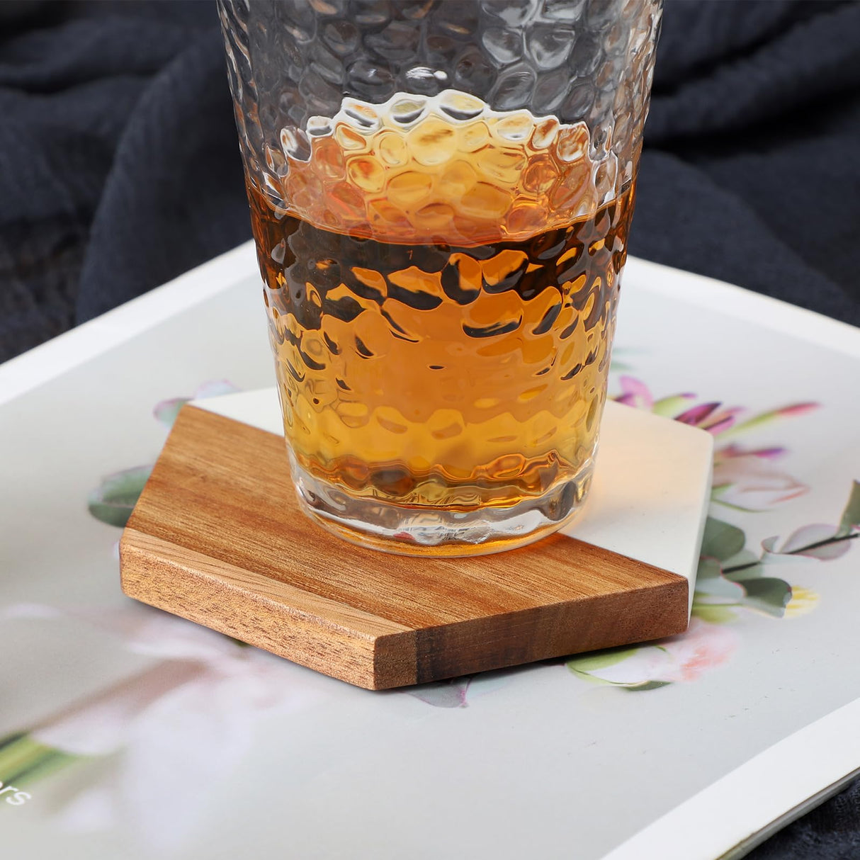 Wood Marble Coasters for Drinks, Modern Rustic Acacia Hexagon Coasters Set Decorative Coasters Bar Coasters for Living Room Coffee Wooden Table Beer Mug Christmas Housewarming Wedding Home Decor 4Pcs WLWNWFT