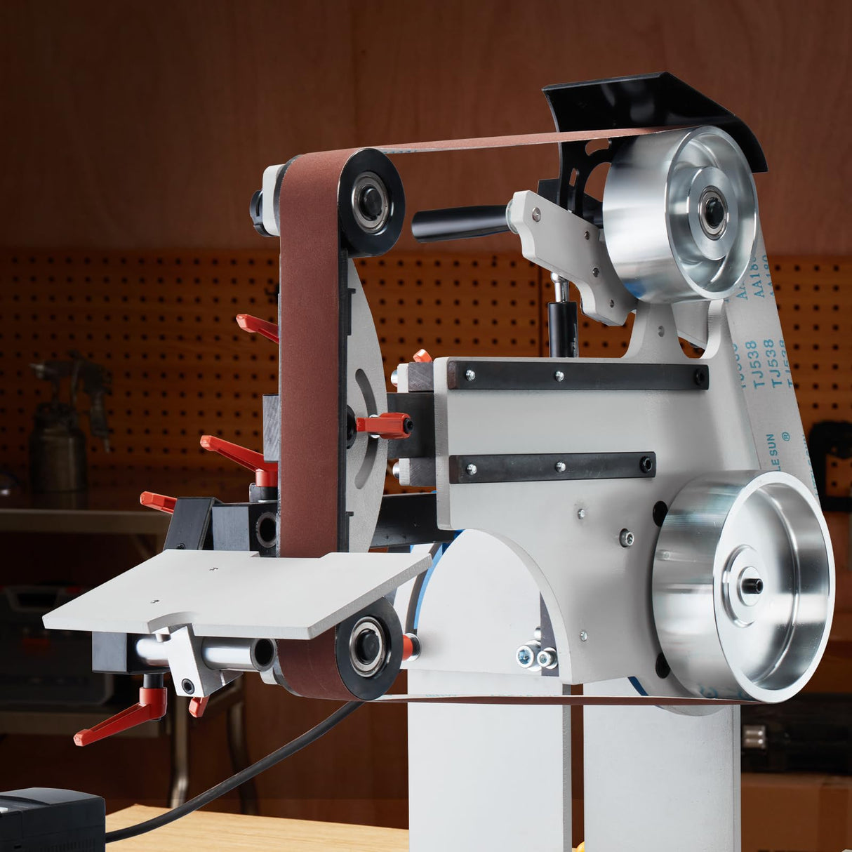 VEVOR Belt Grinder Sander, 72 x 2-Inch Variable Speed Belt Polisher with VFD, 1500W Knife Sharpener with 3 Grinding Moulds & 3PCS Sanding Belts for Metalworking, Compatible with 72"- 82 * 2" Belts VEVOR