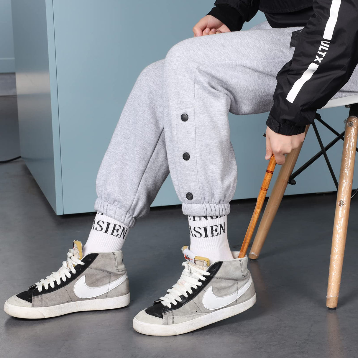 Premium Wooden Shoe Horn, 2 PCS Shoehorns Durable, 13" Long Handle Shoe horns, Lazy Shoe Helper Spoons for Seniors, Kids, Pregnancy, Men, Women WLMALL