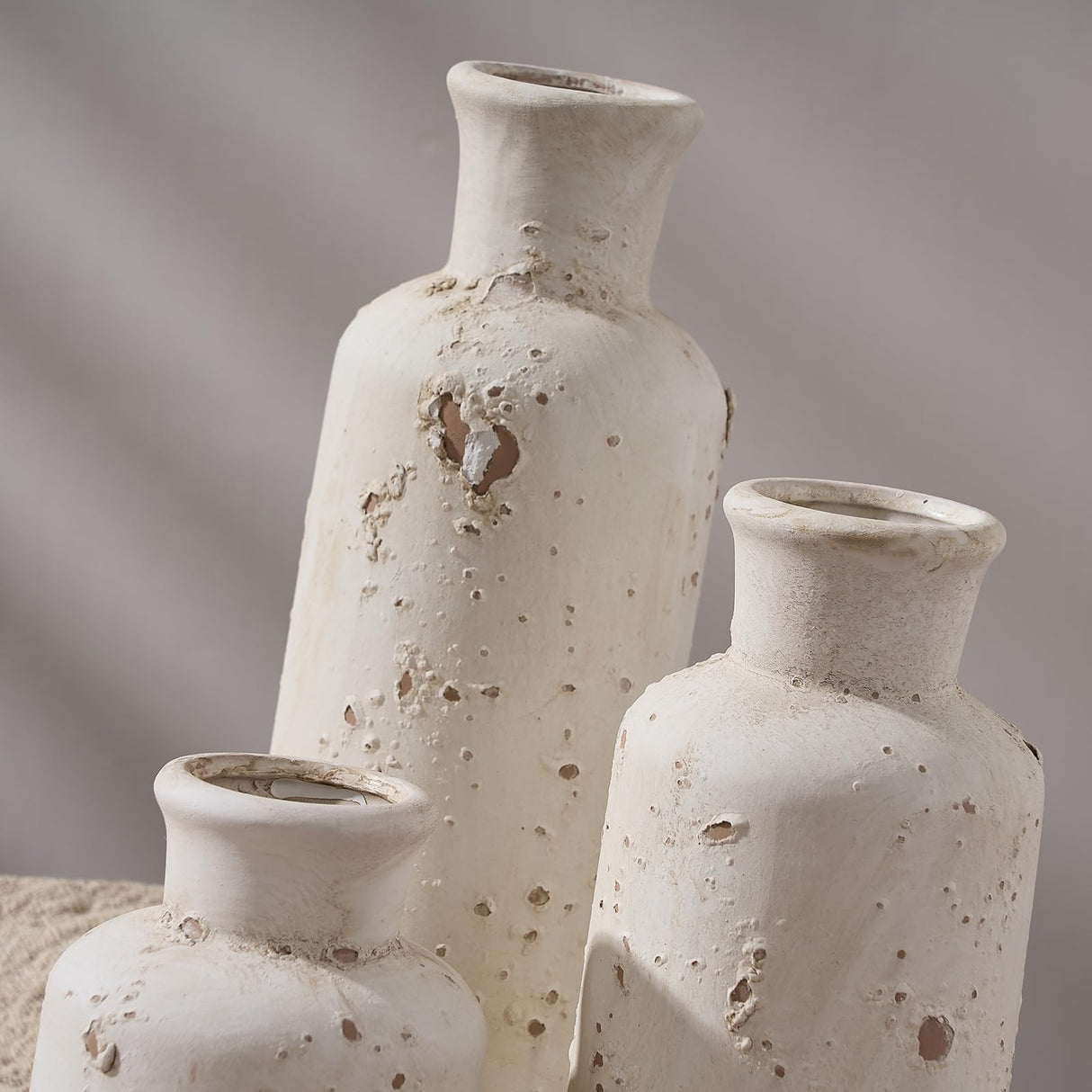 SIDUCAL Ceramic Rustic Farmhouse Vase Set of 3, Whitewashed Terracotta Vase, Pottery Vase,Clay Decorative Vases for Home Decor, Living Room, Shelf, Mantel Decoration(Rustic White) SIDUCAL
