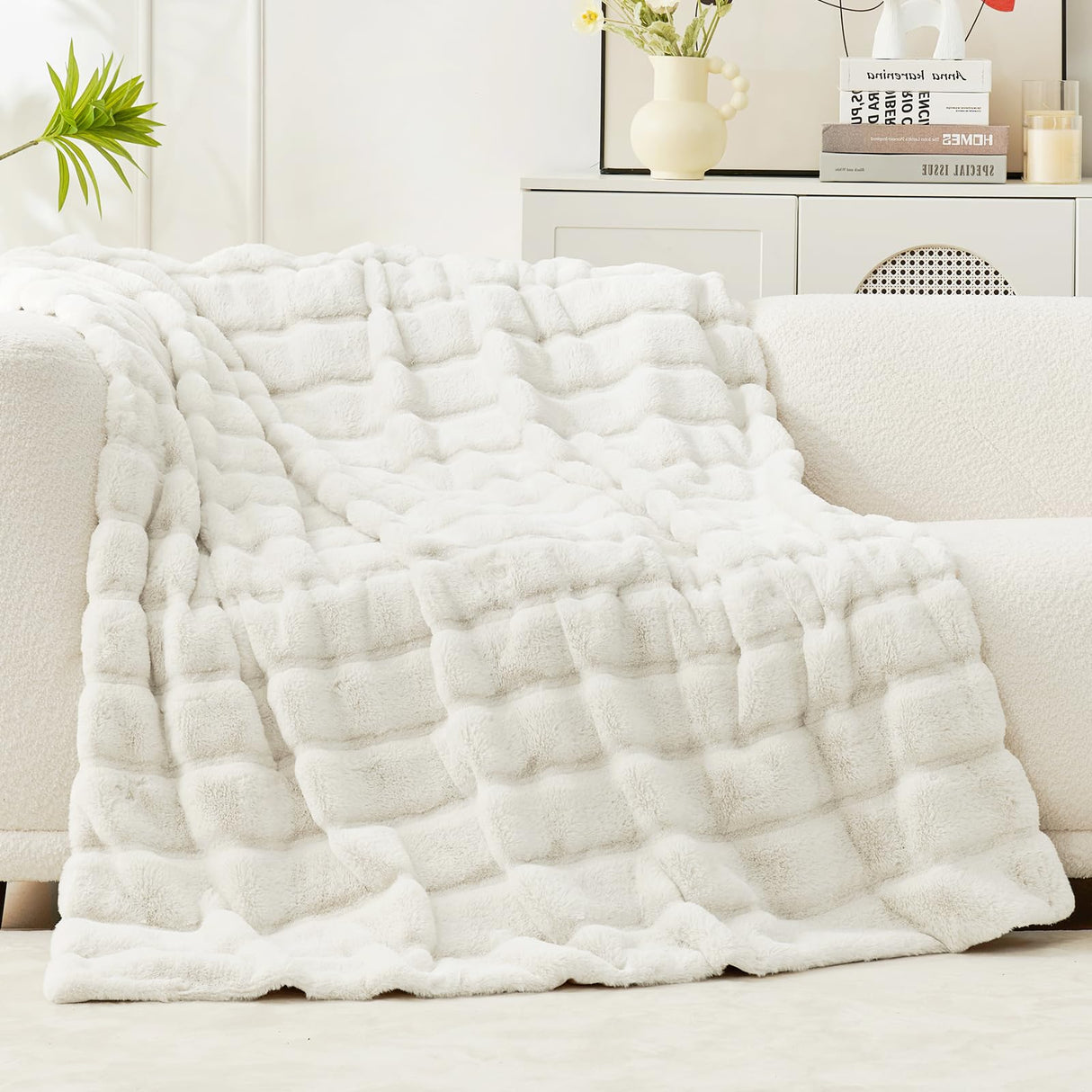 Cozy Bliss Faux Fur Throw Blanket for Couch, Cozy Soft Plush Thick Winter Blanket for Sofa Bedroom Living Room, 50 * 60 Inches Beige Cozy Bliss