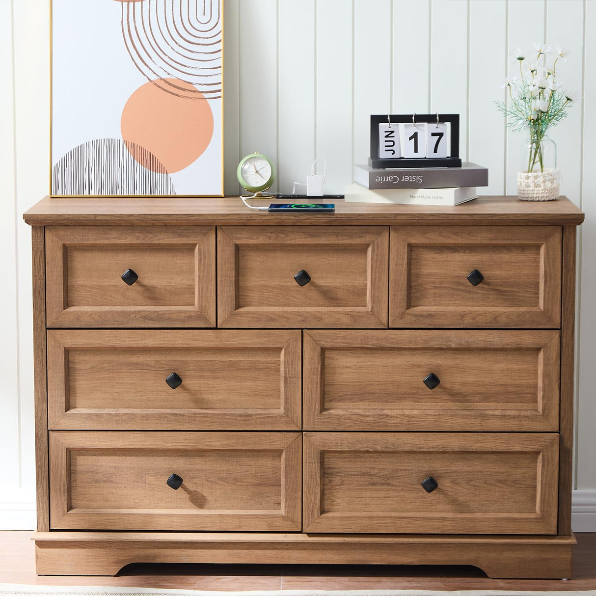 LDTTCUK Dresser for Bedroom with 7 Deep Drawers, Modern Dresser with Charging Station 7 Chest of Drawers, Wood Storage Organizer Dresser, Nursery Dresser for Living Room, Hallway, Natural Oak LDTTCUK