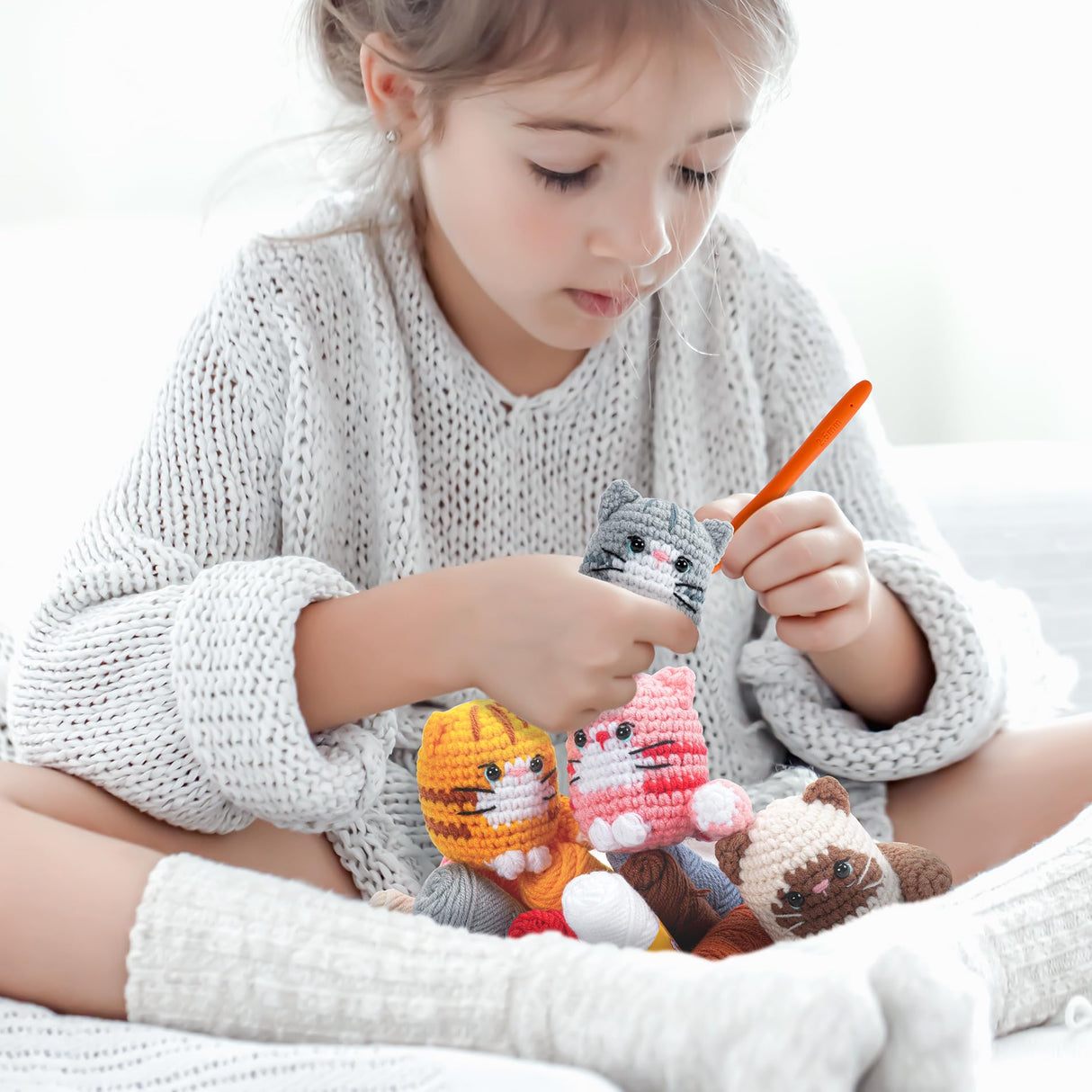 Crochet Kit for Beginners -4 PCS Cat Crochet Kit with Step-by-Step Video Tutorials, Learn to Crochet Kits for Adults and Kids, Beginner Crochet Kit for Adults, Crochet Cat Friends Set Fortuning's JDS