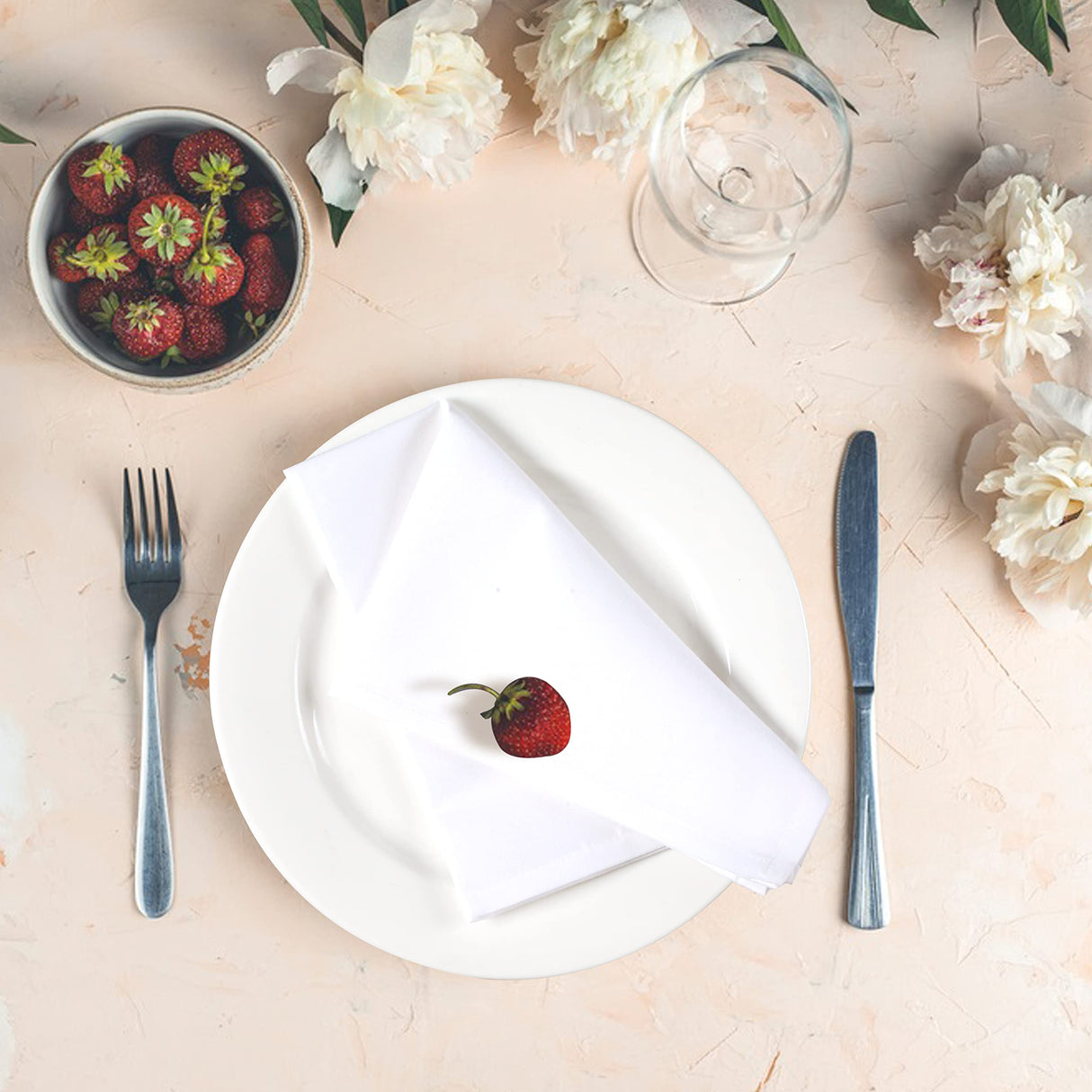 Cloth Dinner Napkins with Hemmed Edges 18x18 Inches Washable - 100% Polyester Soft & Comfortable Reusable Napkins for Weddings, Parties or Daily Use (Set of 4, White) THE BEER VALLEY