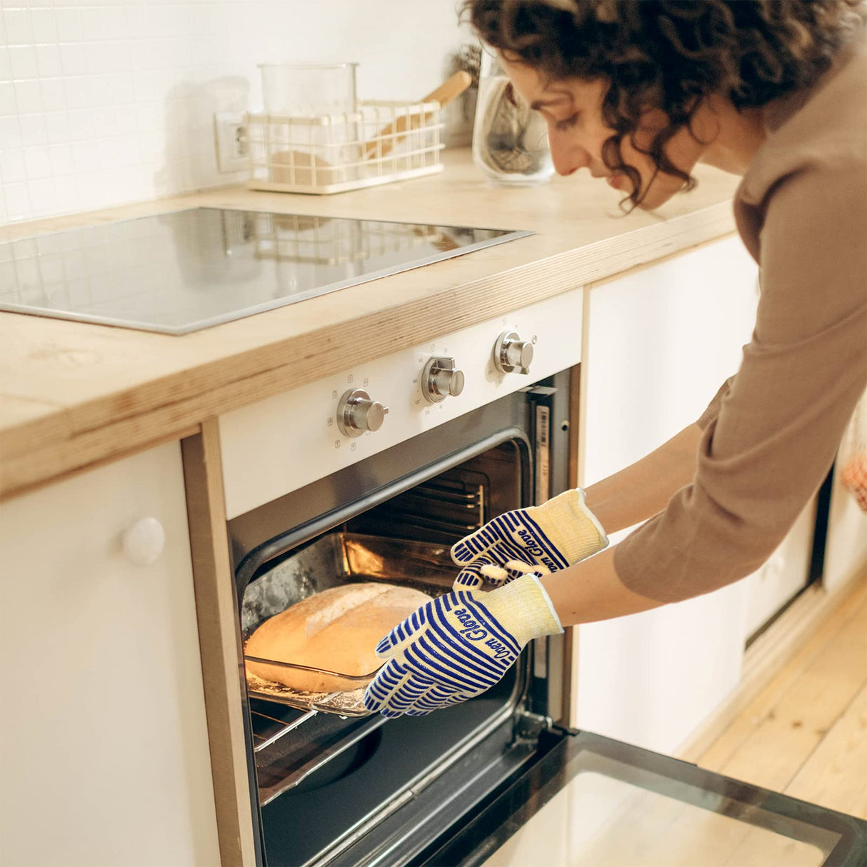 Oven Gloves, Heat Resistant 540 Degrees Grilling Gloves, Hot Surface Handler Non-Slip Silicone Oven Mitts with Fingers, BBQ Gloves for Cooking/Kitchen/Baking, Pack of 2 BLUESTEER