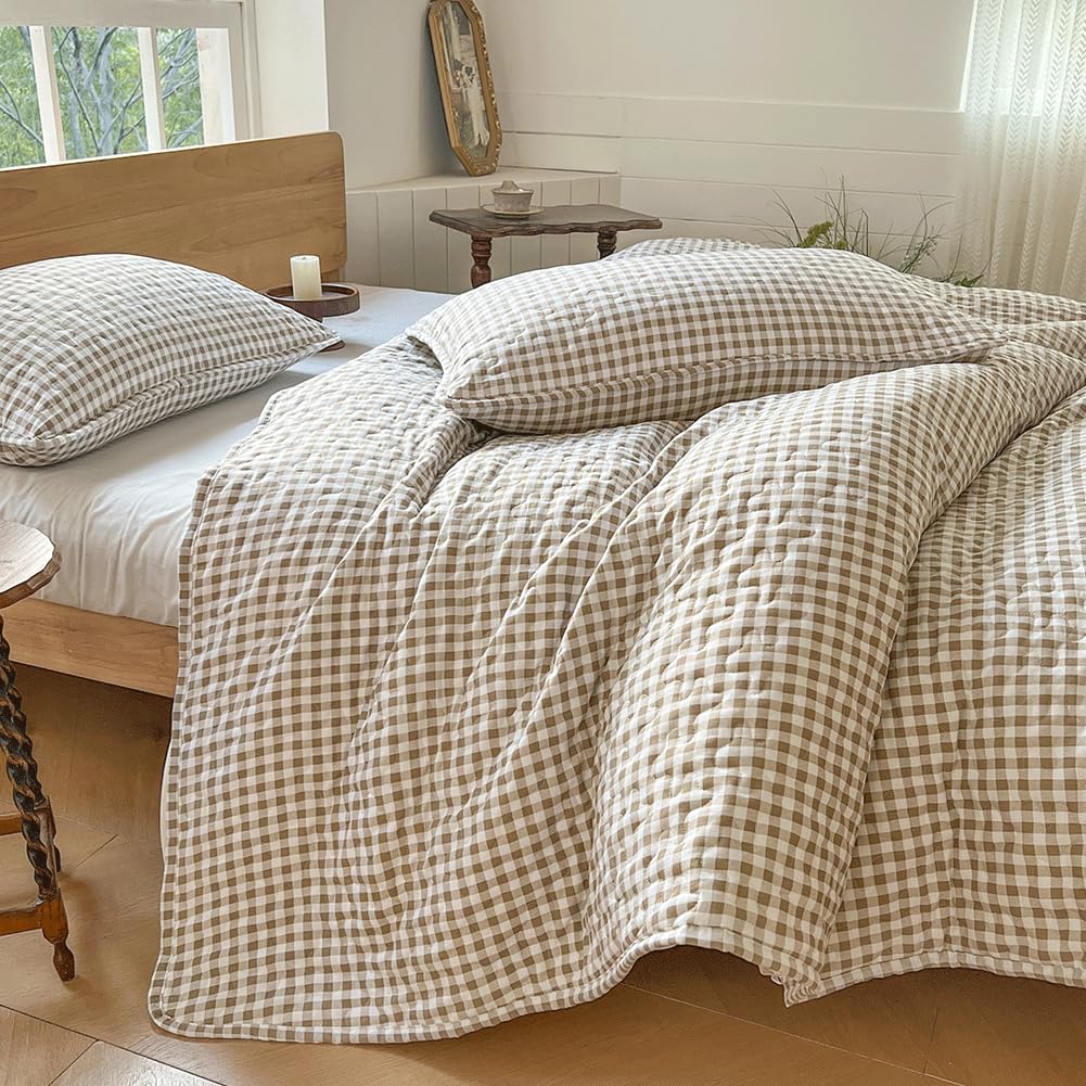 Tan Gingham Queen Quilt Set, Soft Pre-washed Microfiber Taupe Plaid Queen Bedspread, Lightweight Checked Summer Quilt, Grid Bedding Coverlets for All Seasons (Includes 1 Quilt, 2 Pillow Shams) NSNLGSGC