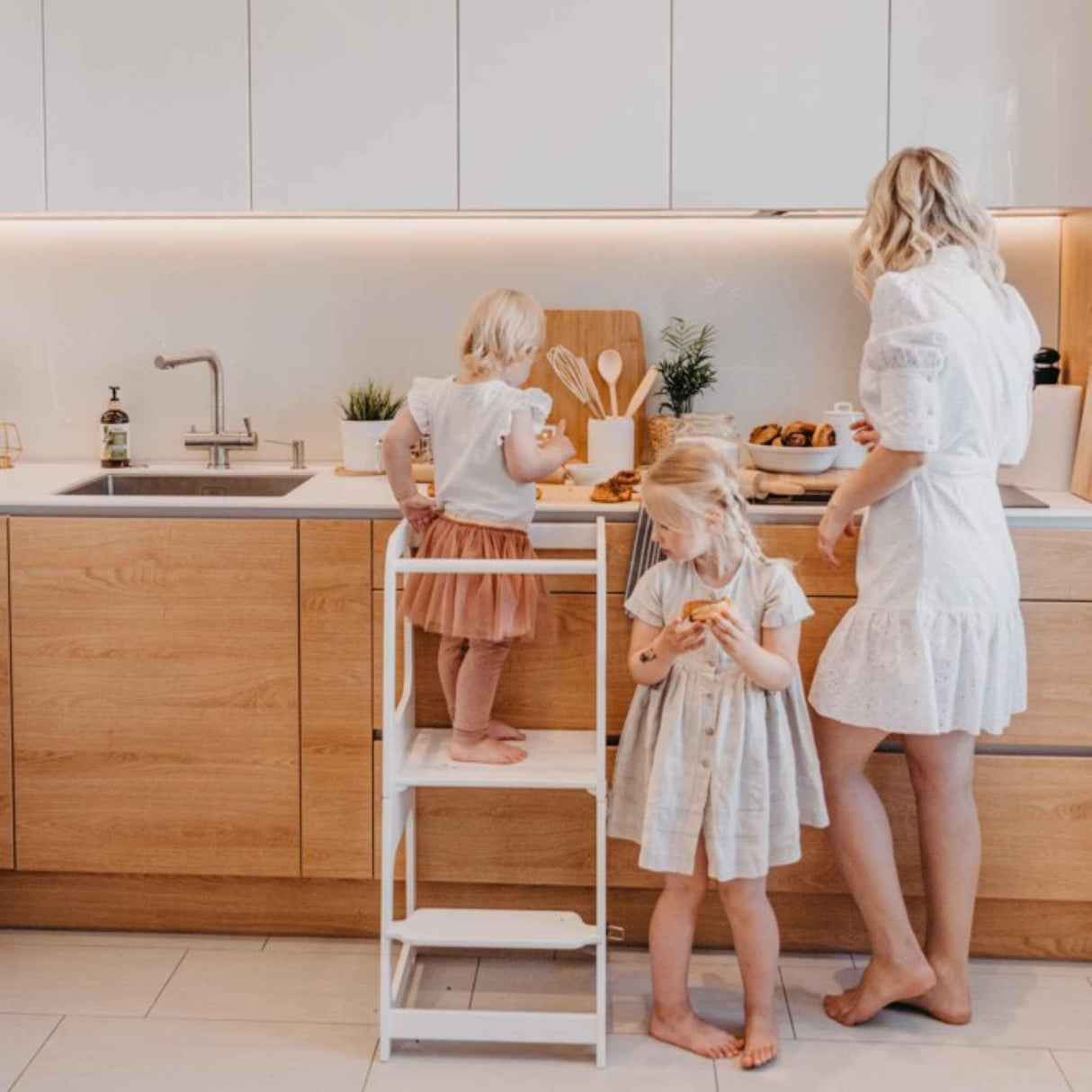 2-in-1 Transformable Kitchen tower - Kitchen observation tower for Toddlers - Montessori tower for Children - Foldable weaning Table and Chair Sweet Home From Wood