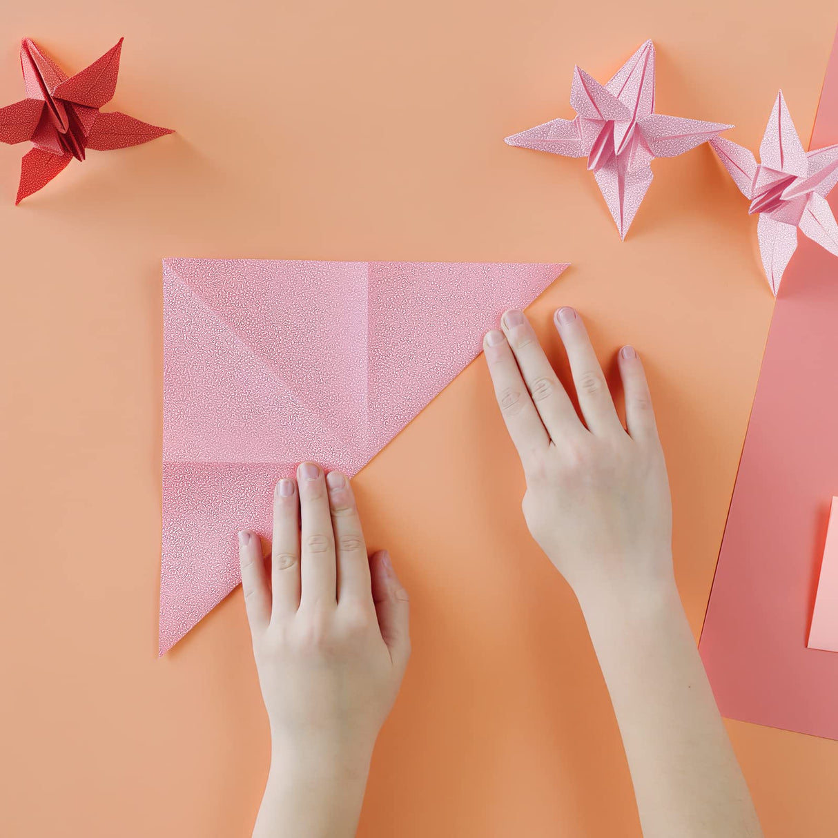 50pcs Iridescent Paper Square Shiny Folding Paper DIY Handcraft Paper Origami Paper,Colorful Paper for Paper Crane Paper Cuts (15cm, 10 Colors) Healifty