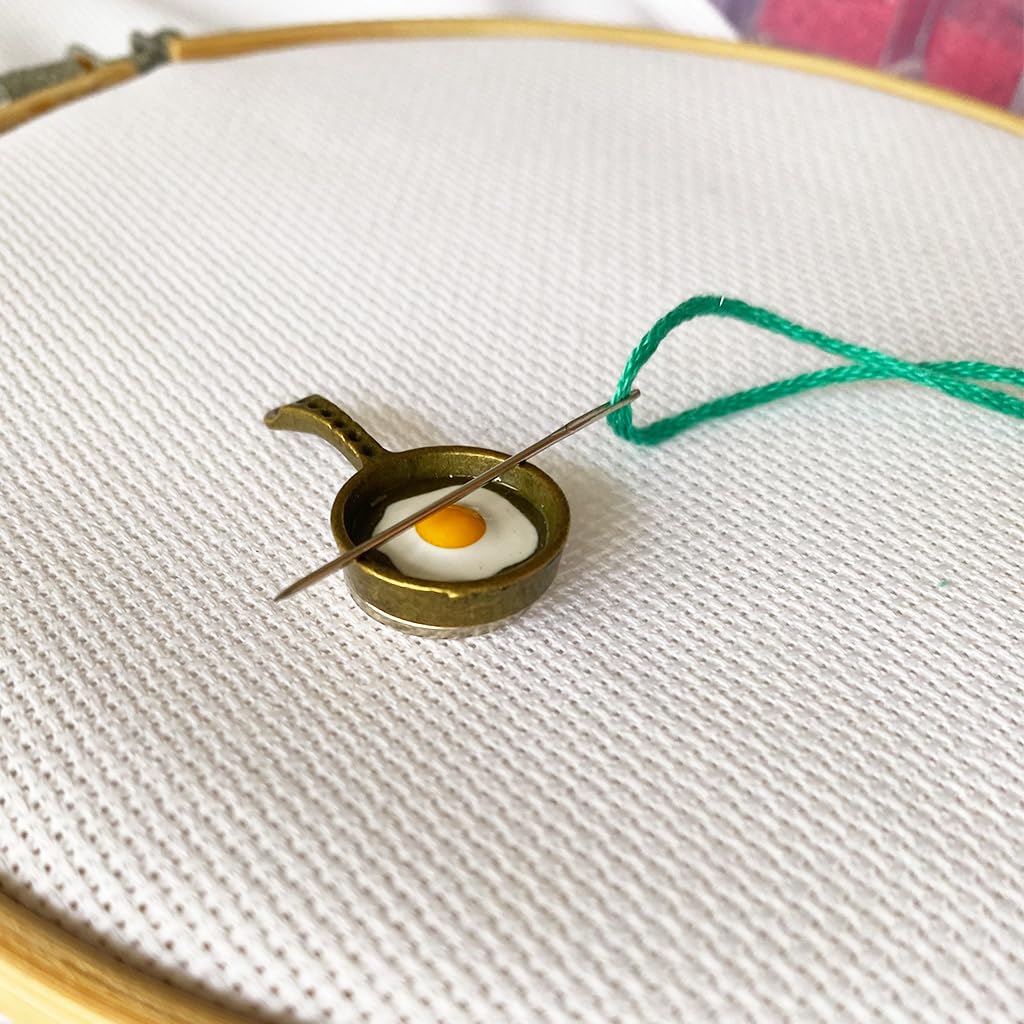 DPXWCCH Pack of 2 Frying Pan Needle Minders, Magnetic Needle Holder for Cross Stitch Embroidery Sewing Needlework Accessories DPXWCCH