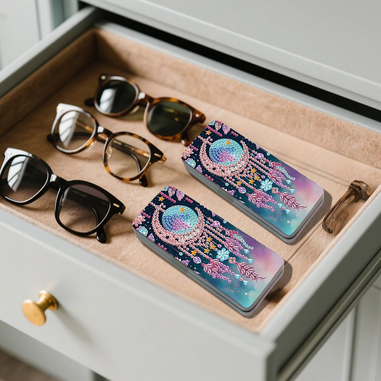 JZHYOAN 6.3×2.67×1.3 Inch Handmade 5D Diamond Art Kit DIY Diamond Painting Glasses Case Travel Sunglasses Holder Portable Storage Box Eyeglass Storage Box for Gift Giving Office Multi-Scenes JZHYOAN