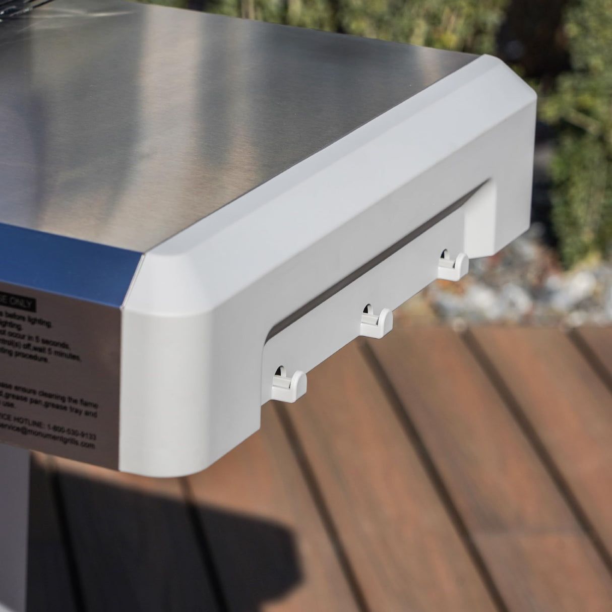 Monument Grills 2-Burner Stainless Steel Liquid Propane Gas Patio Garden Barbecue Grill with Clearview® Lid, Knob Control, and Two Foldable Shelves Mesa200S with BBQ Cover Monument Grills