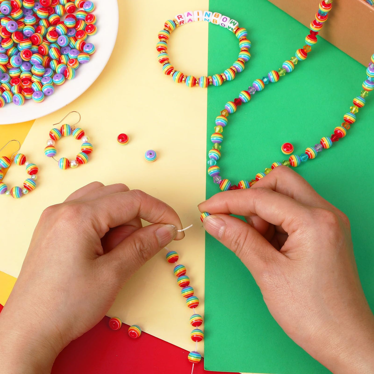 UPINS 500Pcs Resin Pride Beads Rainbow Beads for Jewelry Making DIY Crafts Gift Pride Month Lesbian Gay Wedding Party Favors Parades Accessories Supplies UPINS