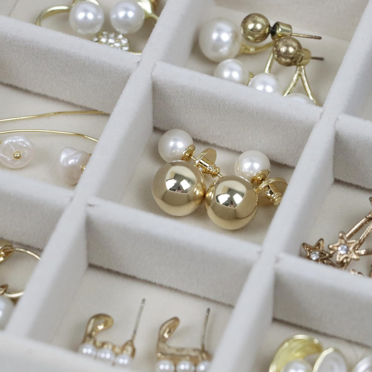 Set of 8 Stackable Jewelry Organizer Trays with 1 Lid for Drawer & Dresser Organizer, Adjustable Velvet Jewelry Box Tray Earring Organizer Necklace Storage Ring Bracelet Display Case (Beige) Fordonral