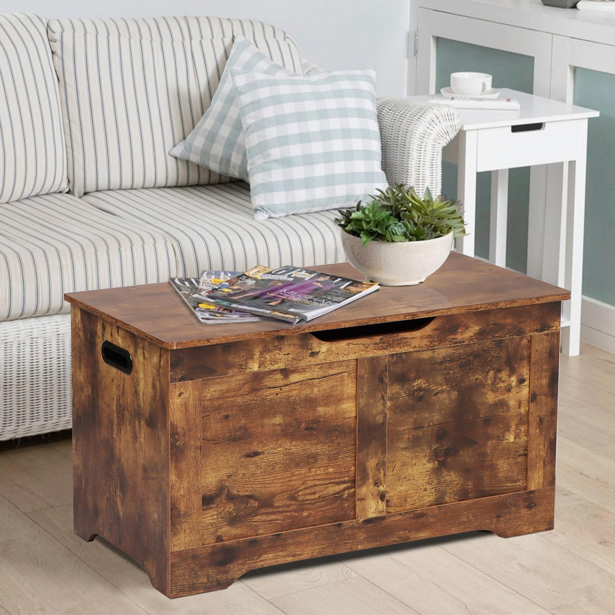 Timberer 31.5" Storage Chest, Wooden Storage Bench, Lift Top Toy Chest with 2 Safety Hinges, Large Toy Box, Entryway Shoes Bench for Living Room, Bedroom, Rustic Brown Timberer