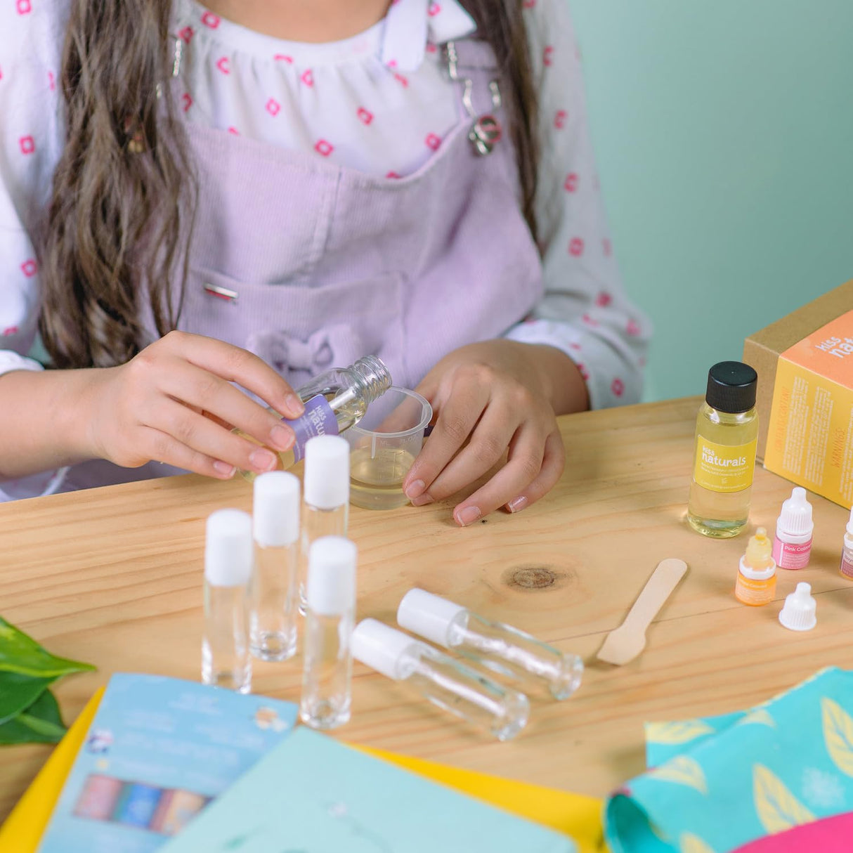 Kiss Naturals - Lava Lip Gloss Kit - With Organic Castor Oil, Safflower Oil, Coconut Oil - STEM DIY Science Kit - Make 6 Lip Gloss - 2 Natural Flavors - Birthday, Holiday, Party Gift for Girls Kiss Naturals