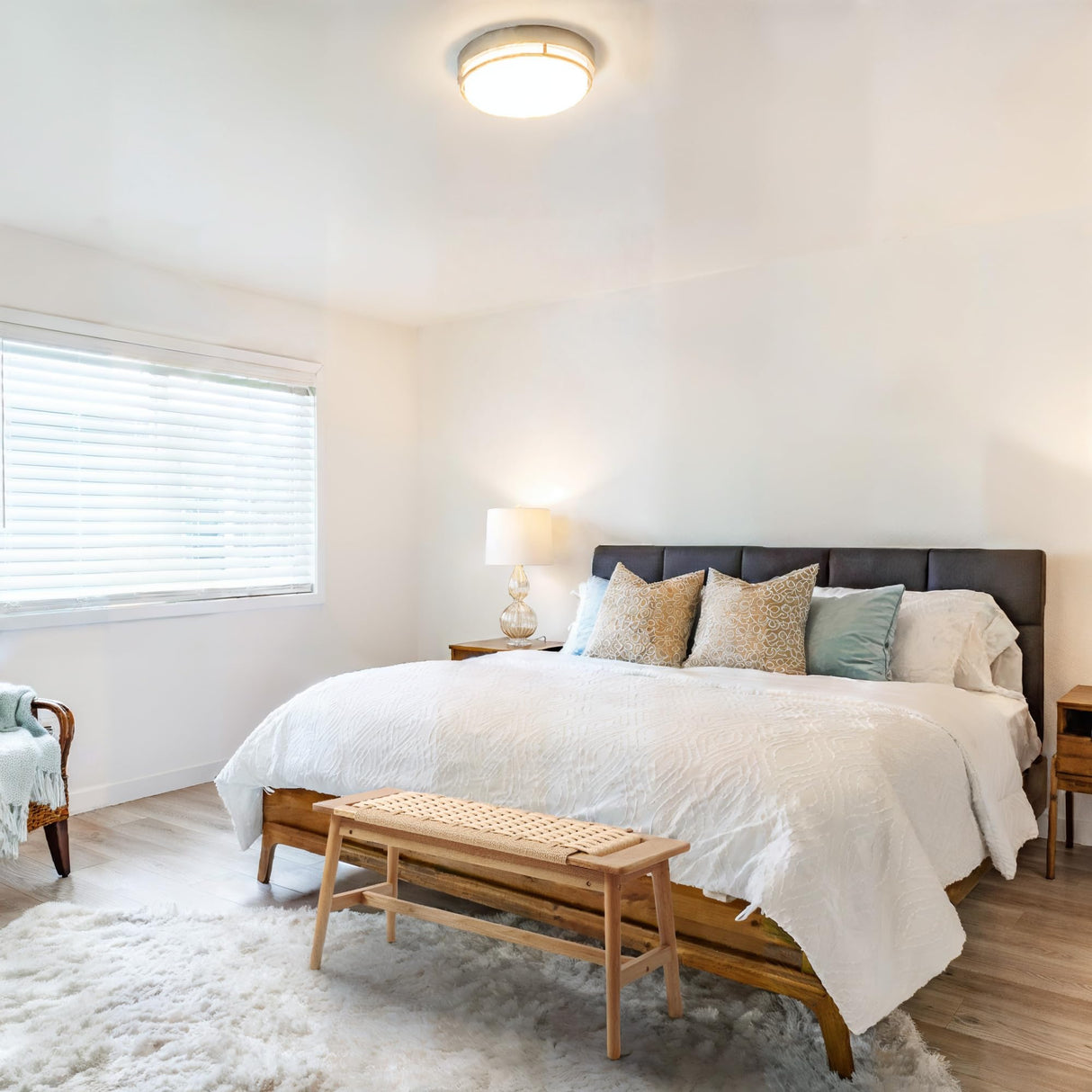 33.5" L Wood Dining Bench Indoor, 100% Natural Solid Oak Bed Bench Hand Woven Enterway Bench Small Bench for Dining Room, Bedroom, Kitchen (Natural) OGMILL