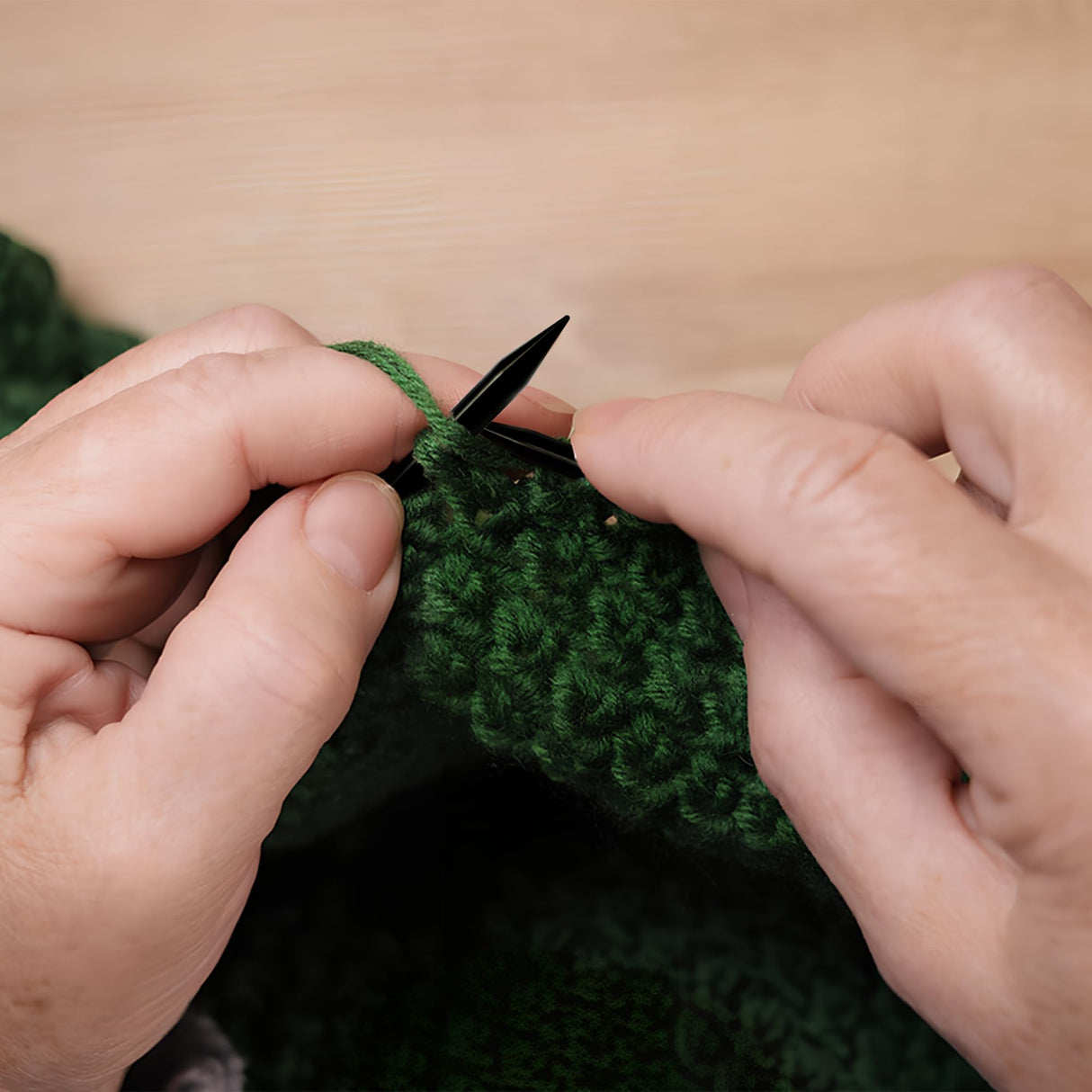 Froggod 4.53-inch (11.5cm) Interchangeable Circular Knitting Needles Set Aluminum US Sizes 2.5, 4, 5, 6, 7, 8, 9, 10, 11 with Interchangeable Knitting Needles and Cables, Accessories and Case, 9 Pairs Froggod