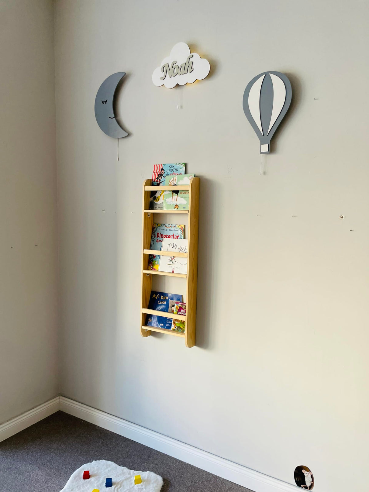 Furpinea Handmade 3-Tier Natural Wood Montessori Wall-Mounted Kids Bookshelf Furpinea