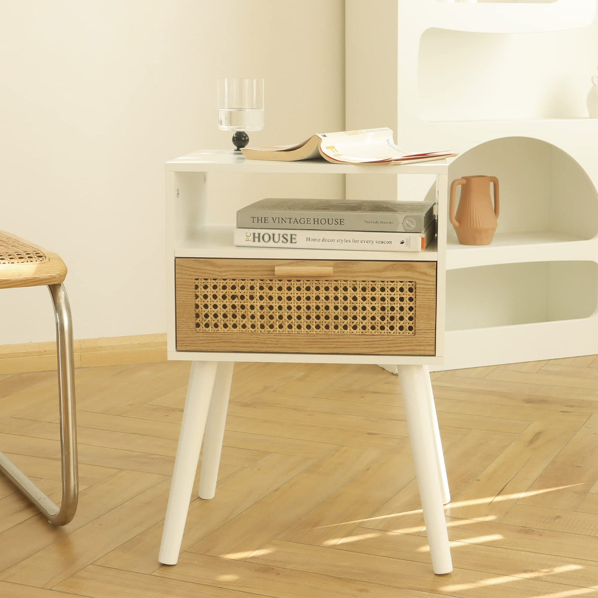 MaxSmeo White Nightstand with Drawer, Mid Century Modern Nightstand, R ...