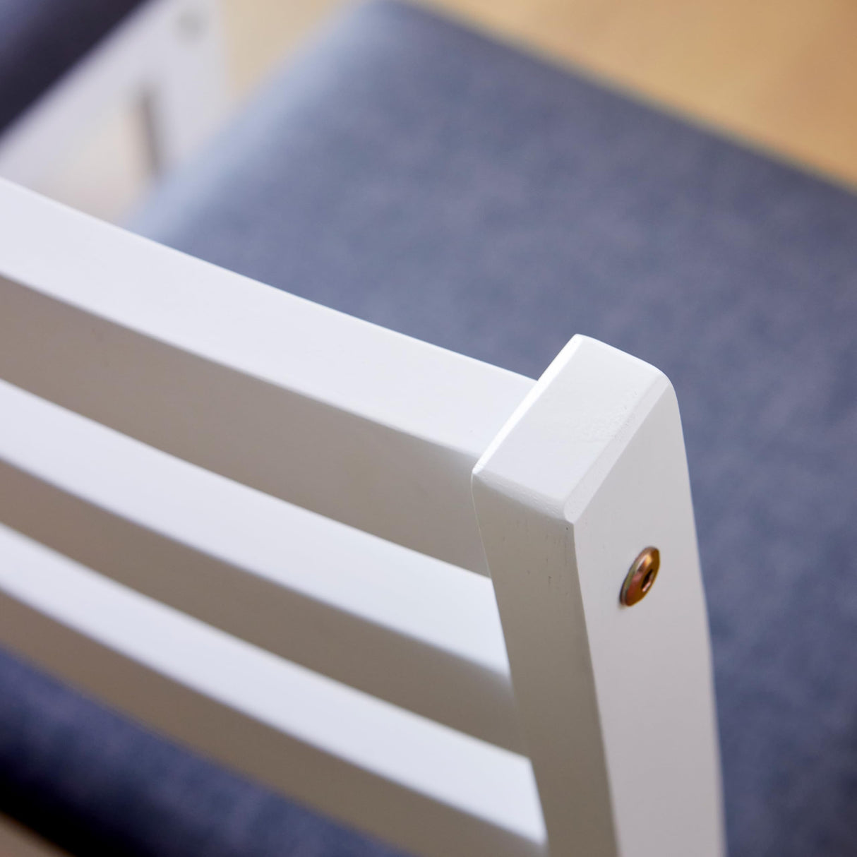 Livinia Seattle 5-Piece Wooden Dining Table Set for 4, Modern Farmhouse Kitchen Dining Room Set with Solid Wood Ladder Back Chairs for Small Space (White) Livinia