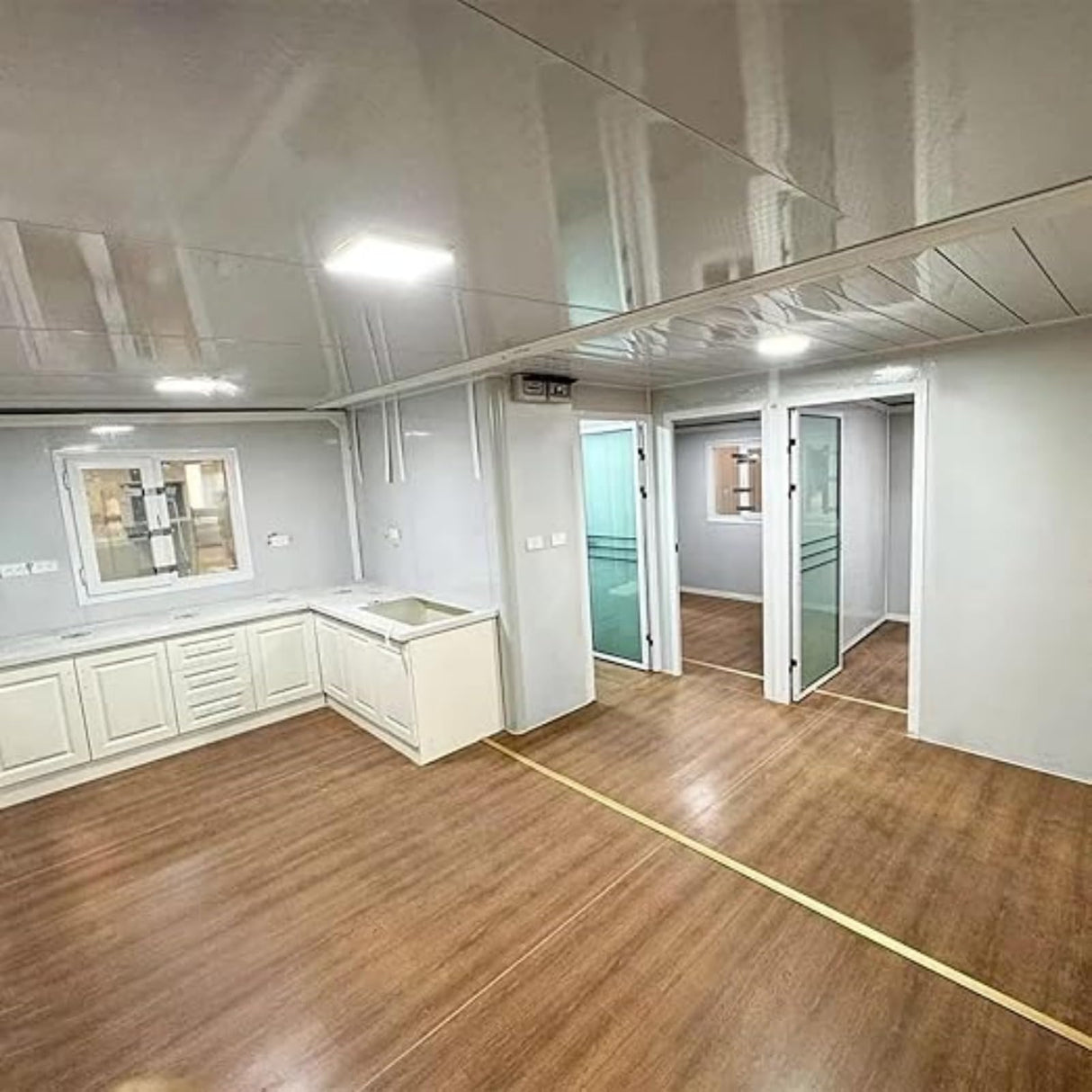 20ft Foldable Prefab Container House Modular Home 3 Bedroom with Bathroom and Kitchen Ideal for Adult Living in Prefab Tiny Homes Generic