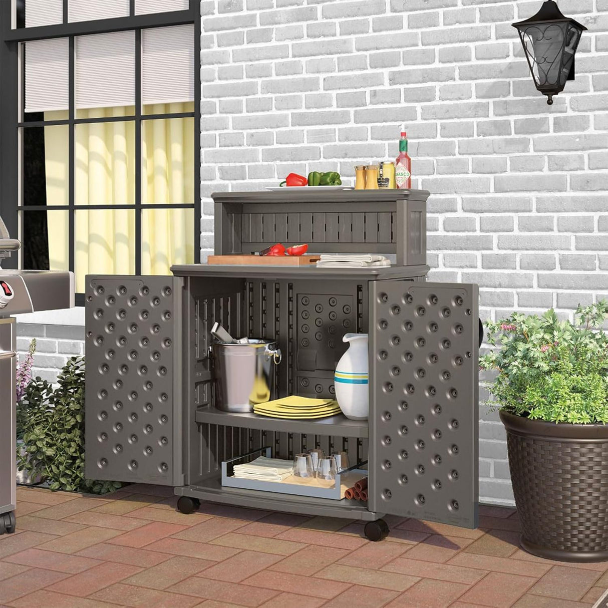 Suncast Patio Plastic Storage and Prep Station with Decorative Wicker Pattern and Multi Wall Panels for Patio, Garden, and Lawn Use, Stoney Gray Suncast