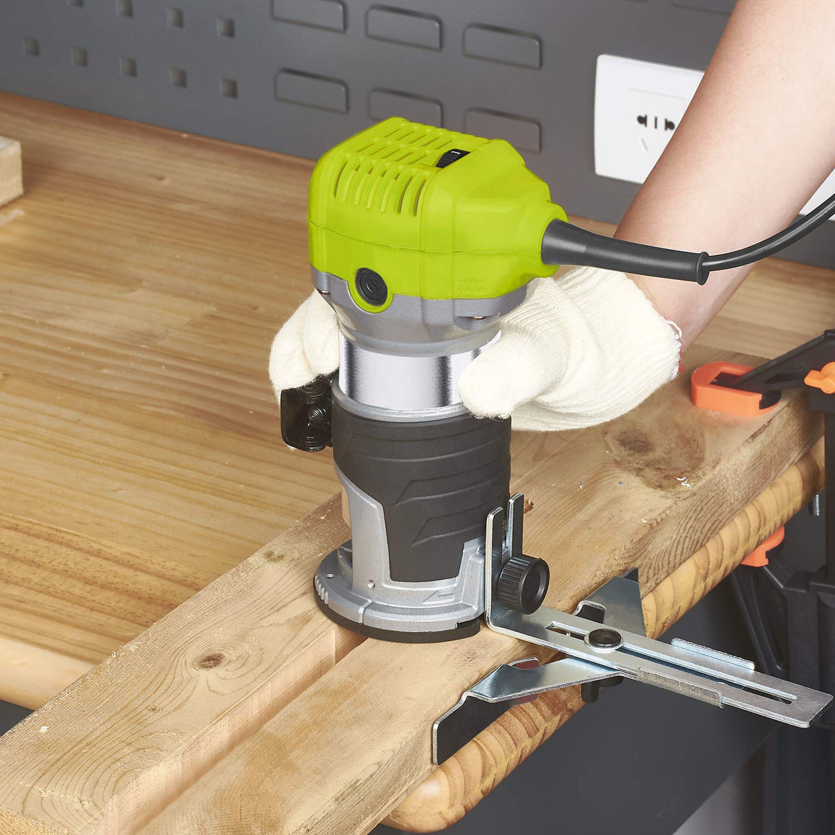 DEWINNER Electric Router Tool, 710W 13000-33000 RPM 6 Variable Speed Wood Router for Woodworking with 3 Clamps and 5 Router Tool Bits DEWINNER