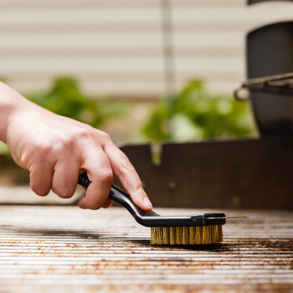 Chef Craft Select Plastic Handle Short Grill Brush, 9 Inches In Length, Black Chef Craft