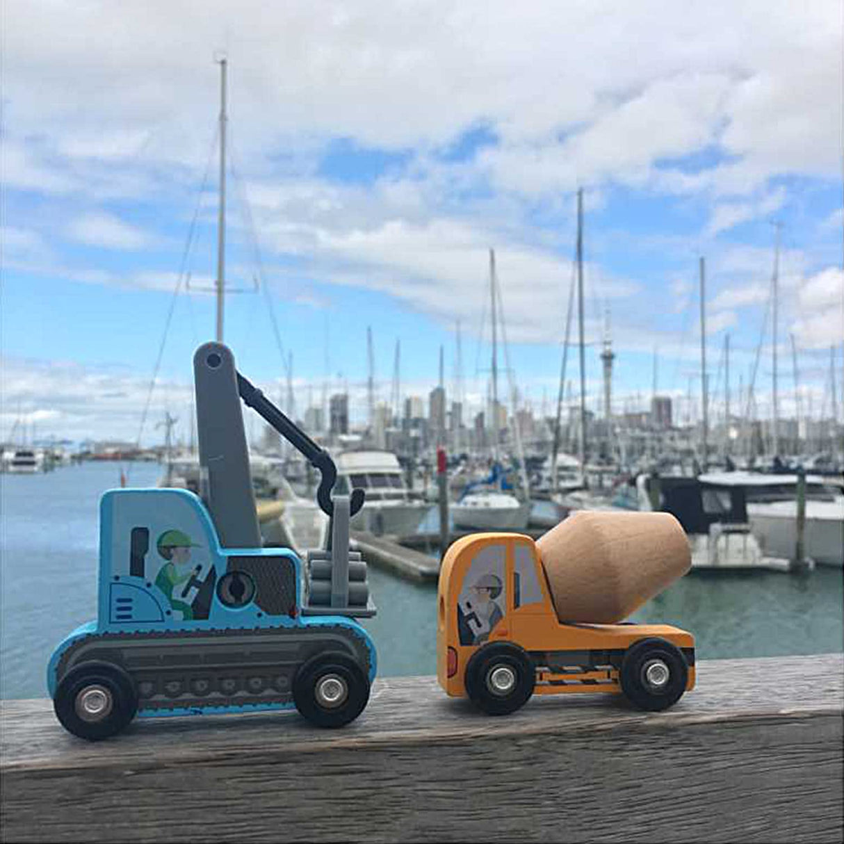 UMU Construction Toy Cars 7 PCS Wooden Kids Mini Vehicles for Toddlers, Compatible to Thomas Train Toys Railway and Major Brands, Best for 3 to 5 Year Old Boys and Girls UMU