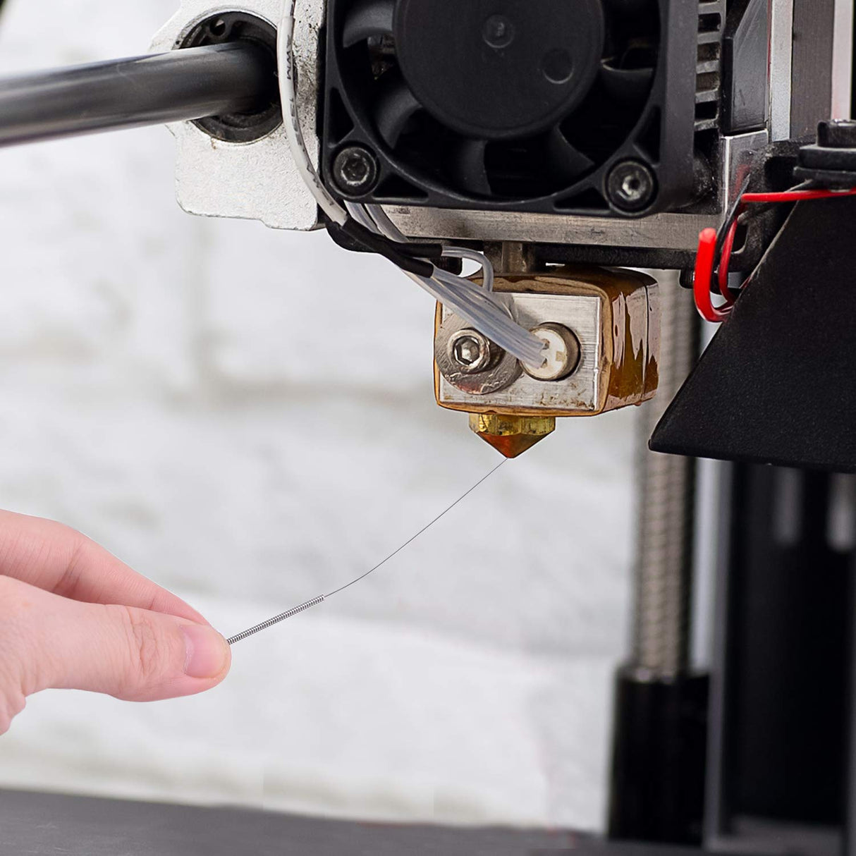 TUPARKA 70Pcs 3D Printer Nozzle Kit MK8 Extruder Nozzles Brass Print Head 0.2mm, 0.3mm, 0.4mm, 0.5mm, 0.6mm, 0.8mm, 1.0mm with Storage Box Compatible with 3D Printer Makerbot Creality CR-10 Ender 3 5 TUPARKA