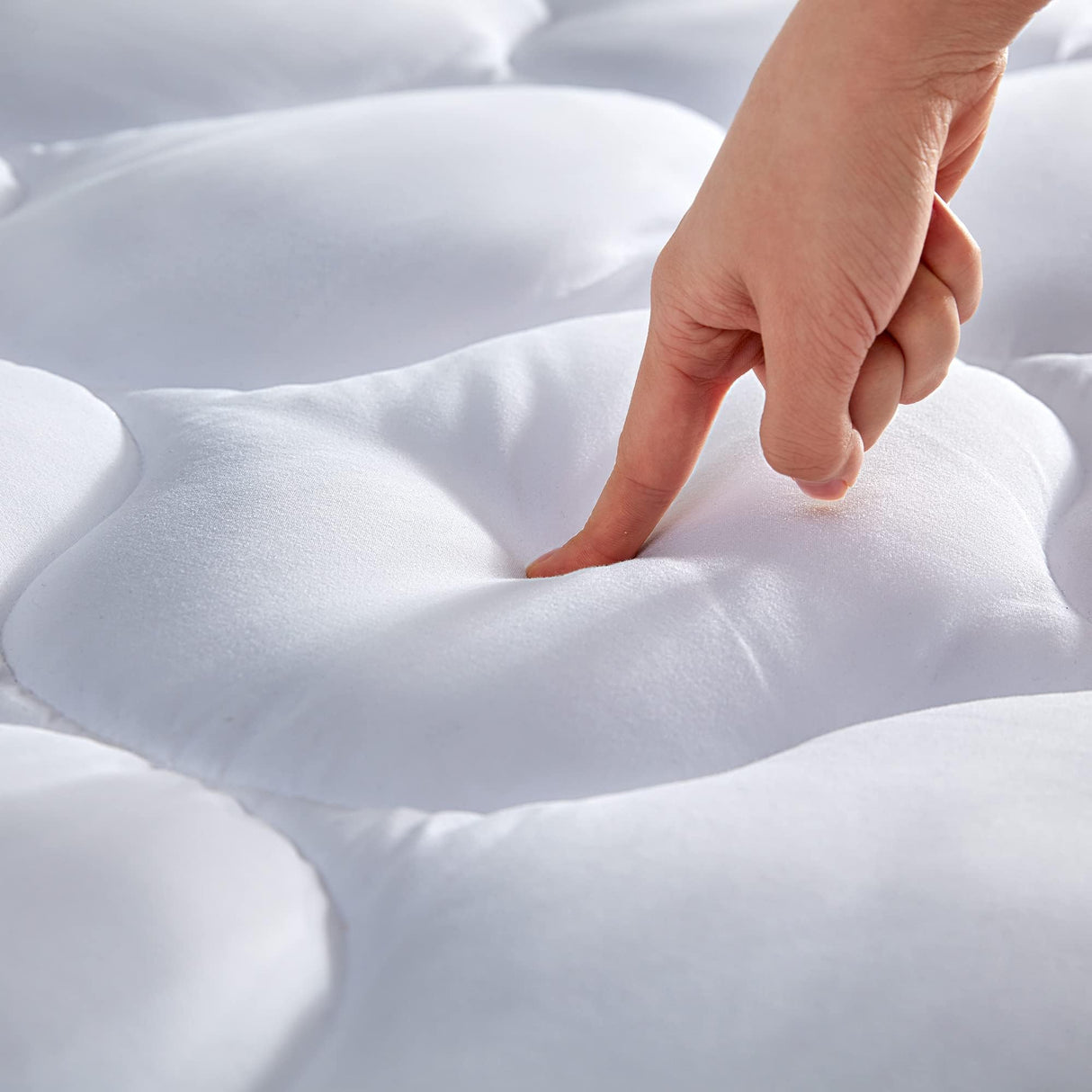 SLEEP ZONE Quilted Fitted Twin Mattress Pad Cover - Soft Fluffy Pillow Top Bed Mattress Topper Deep Pocket 8-21 inch, Twin SLEEP ZONE